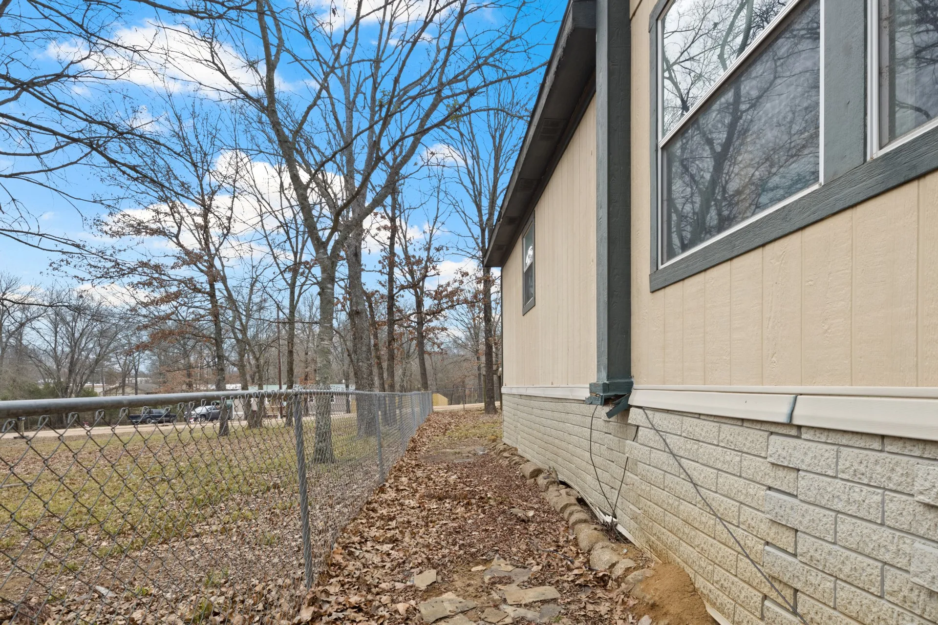 Mobile Home For Sale in Wood County , 418 Broken Bow, Quitman, Texas 75783, 3 Bedrooms, 2 Bathrooms, Garage spaces, 1,920 Sqft, built in 2001, Price $75,000, mls#21164643, Real Estate Agent in Quitman, Homes For Sale in Wood county, Homes For Sale in Quitman, Realtor in Quitman Texas, Real Estate Brokerage Independent Realty Texas, Luminita Cordes Realtor