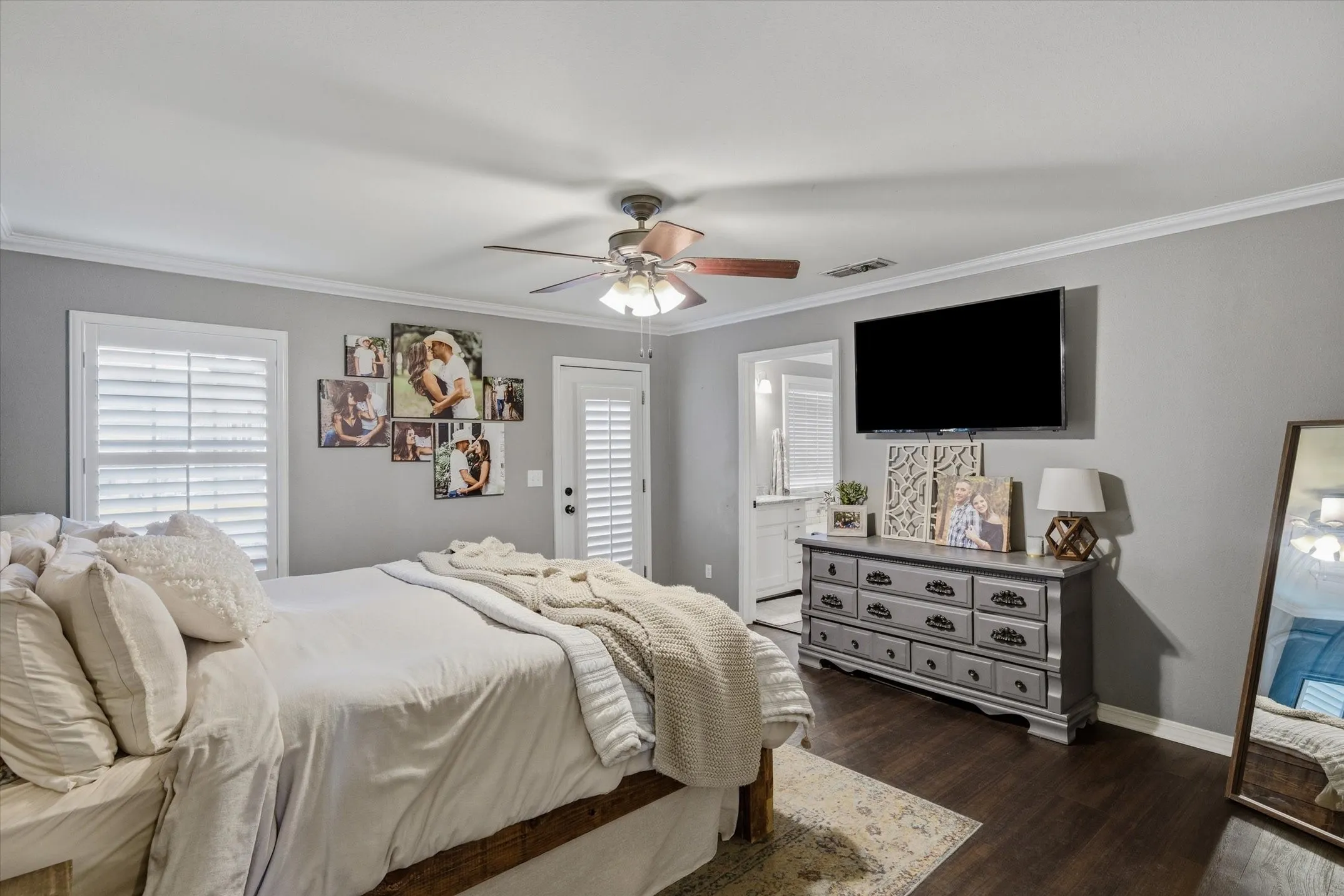 Single Family Residence For Sale in Van Zandt County , 128 Colorado, Van, Texas 75790, 4 Bedroom, 3 Bathroom, 2 Garage spaces, 2,511 Sqft, built in 2004, mls#21164662, Real Estate Agent in Van, Homes For Sale in Van Zandt county, Homes For Sale in Van, Realtor in Van Texas, Real Estate Brokerage Independent Realty Texas, Luminita Cordes Realtor