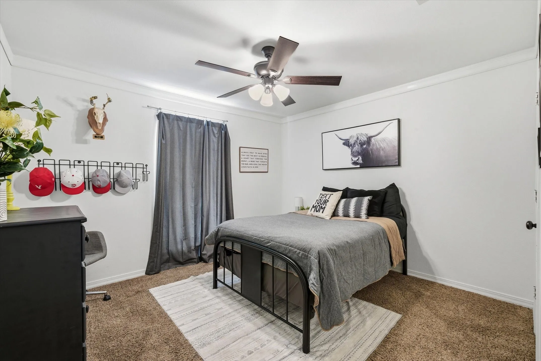 Single Family Residence For Sale in Van Zandt County , 128 Colorado, Van, Texas 75790, 4 Bedroom, 3 Bathroom, 2 Garage spaces, 2,511 Sqft, built in 2004, mls#21164662, Real Estate Agent in Van, Homes For Sale in Van Zandt county, Homes For Sale in Van, Realtor in Van Texas, Real Estate Brokerage Independent Realty Texas, Luminita Cordes Realtor