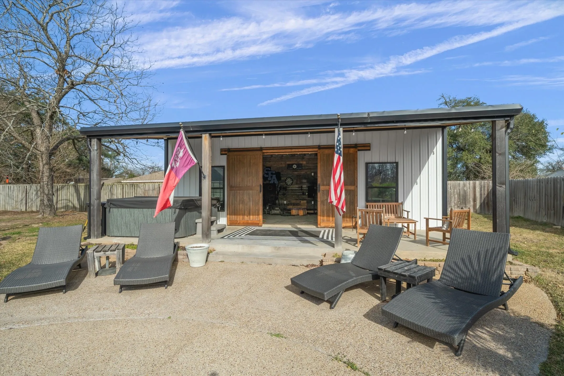 Single Family Residence For Sale in Van Zandt County , 128 Colorado, Van, Texas 75790, 4 Bedroom, 3 Bathroom, 2 Garage spaces, 2,511 Sqft, built in 2004, mls#21164662, Real Estate Agent in Van, Homes For Sale in Van Zandt county, Homes For Sale in Van, Realtor in Van Texas, Real Estate Brokerage Independent Realty Texas, Luminita Cordes Realtor