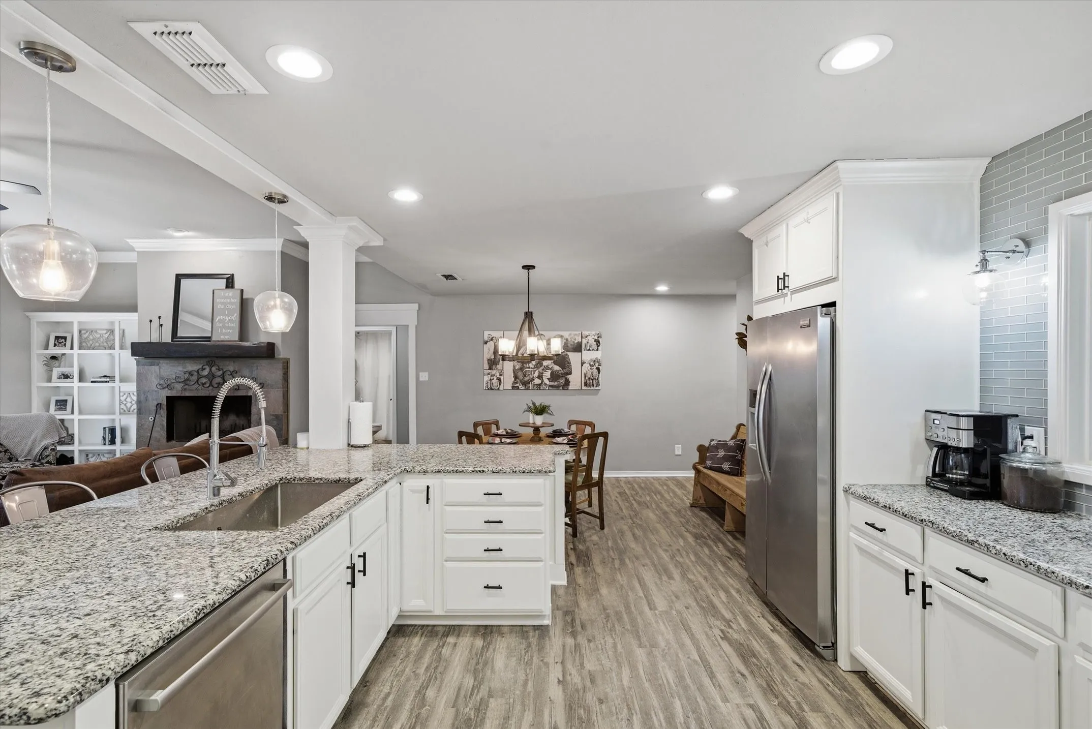 Single Family Residence For Sale in Van Zandt County , 128 Colorado, Van, Texas 75790, 4 Bedroom, 3 Bathroom, 2 Garage spaces, 2,511 Sqft, built in 2004, mls#21164662, Real Estate Agent in Van, Homes For Sale in Van Zandt county, Homes For Sale in Van, Realtor in Van Texas, Real Estate Brokerage Independent Realty Texas, Luminita Cordes Realtor