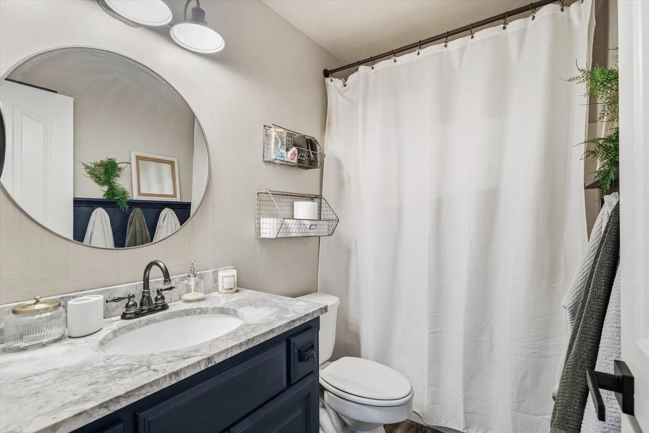 Single Family Residence For Sale in Van Zandt County , 128 Colorado, Van, Texas 75790, 4 Bedroom, 3 Bathroom, 2 Garage spaces, 2,511 Sqft, built in 2004, mls#21164662, Real Estate Agent in Van, Homes For Sale in Van Zandt county, Homes For Sale in Van, Realtor in Van Texas, Real Estate Brokerage Independent Realty Texas, Luminita Cordes Realtor