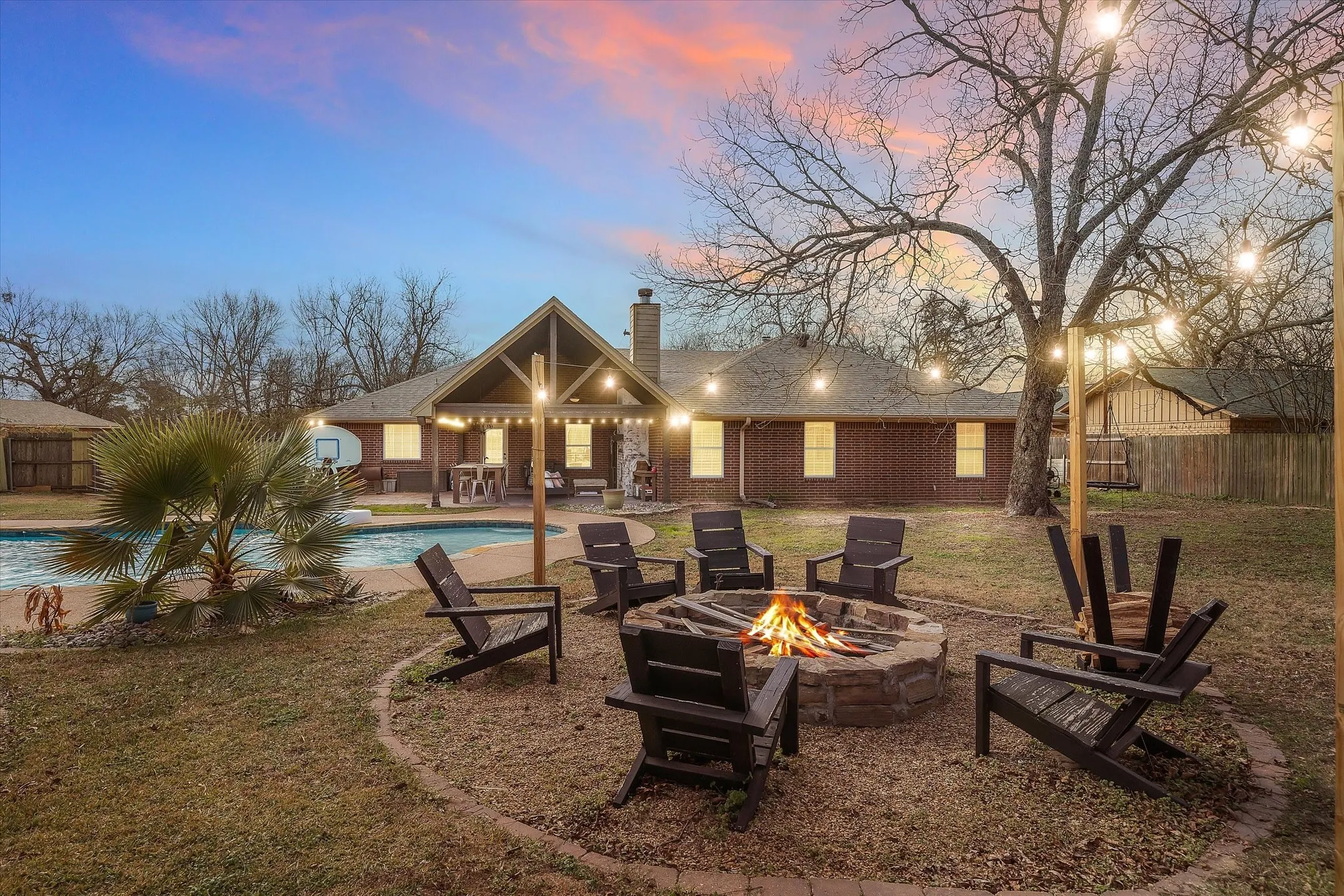 Single Family Residence For Sale in Van Zandt County , 128 Colorado, Van, Texas 75790, 4 Bedroom, 3 Bathroom, 2 Garage spaces, 2,511 Sqft, built in 2004, mls#21164662, Real Estate Agent in Van, Homes For Sale in Van Zandt county, Homes For Sale in Van, Realtor in Van Texas, Real Estate Brokerage Independent Realty Texas, Luminita Cordes Realtor