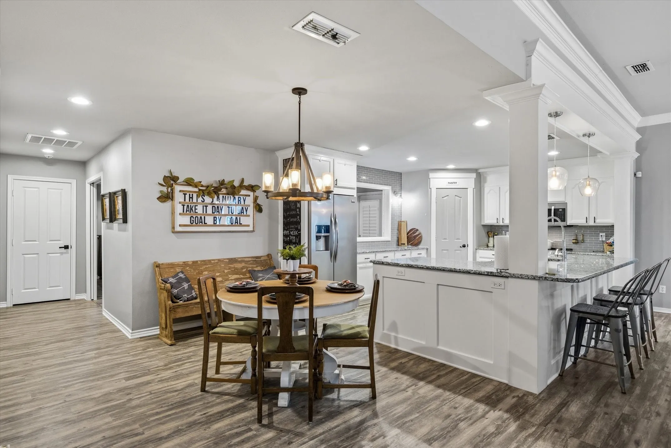 Single Family Residence For Sale in Van Zandt County , 128 Colorado, Van, Texas 75790, 4 Bedroom, 3 Bathroom, 2 Garage spaces, 2,511 Sqft, built in 2004, mls#21164662, Real Estate Agent in Van, Homes For Sale in Van Zandt county, Homes For Sale in Van, Realtor in Van Texas, Real Estate Brokerage Independent Realty Texas, Luminita Cordes Realtor