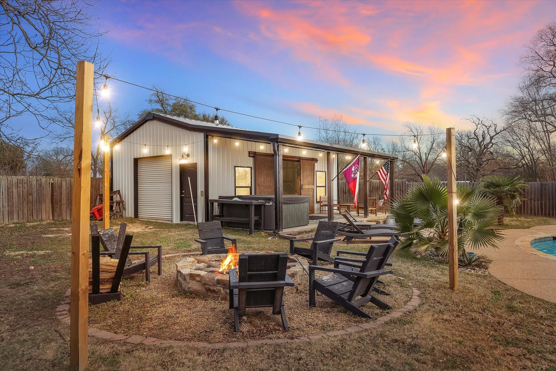 Single Family Residence For Sale in Van Zandt County , 128 Colorado, Van, Texas 75790, 4 Bedroom, 3 Bathroom, 2 Garage spaces, 2,511 Sqft, built in 2004, mls#21164662, Real Estate Agent in Van, Homes For Sale in Van Zandt county, Homes For Sale in Van, Realtor in Van Texas, Real Estate Brokerage Independent Realty Texas, Luminita Cordes Realtor