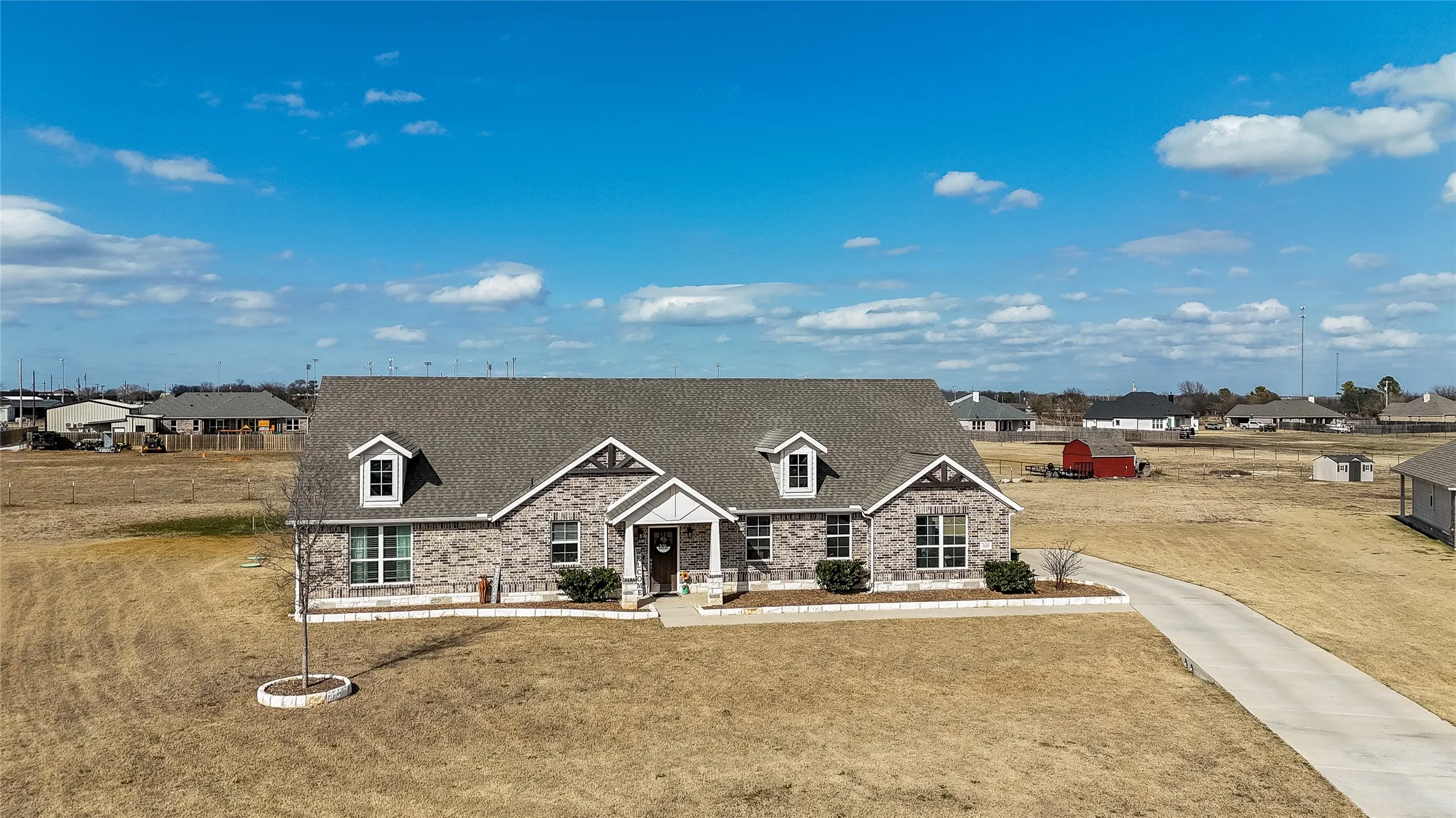 Single Family Residence For Sale in Johnson County , 308 Olde Knoll Place, Rio Vista, Texas 76093, 3 Bedrooms, 2 Bathrooms, 2 Garage spaces, 2,241 Sqft, built in 2022, Price $478,000, mls#21164130, Real Estate Agent in Rio Vista, Homes For Sale in Johnson county, Homes For Sale in Rio Vista, Realtor in Rio Vista Texas, Real Estate Brokerage Independent Realty Texas, Luminita Cordes Realtor