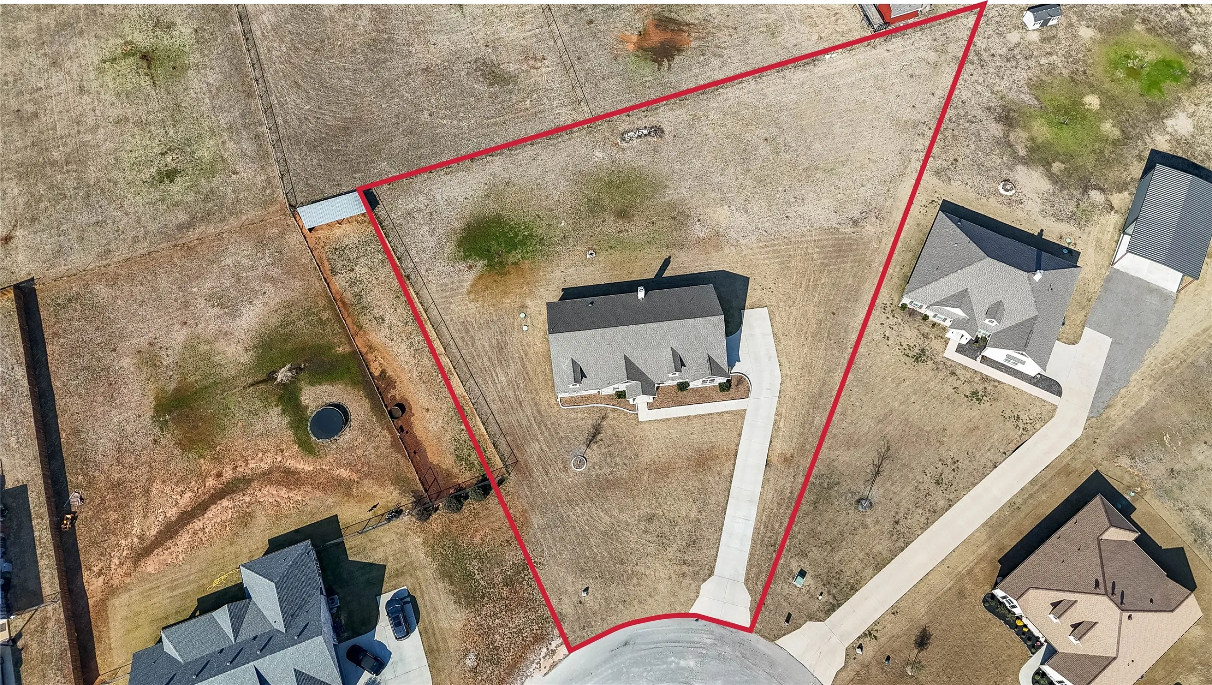 Single Family Residence For Sale in Johnson County , 308 Olde Knoll Place, Rio Vista, Texas 76093, 3 Bedrooms, 2 Bathrooms, 2 Garage spaces, 2,241 Sqft, built in 2022, Price $478,000, mls#21164130, Real Estate Agent in Rio Vista, Homes For Sale in Johnson county, Homes For Sale in Rio Vista, Realtor in Rio Vista Texas, Real Estate Brokerage Independent Realty Texas, Luminita Cordes Realtor