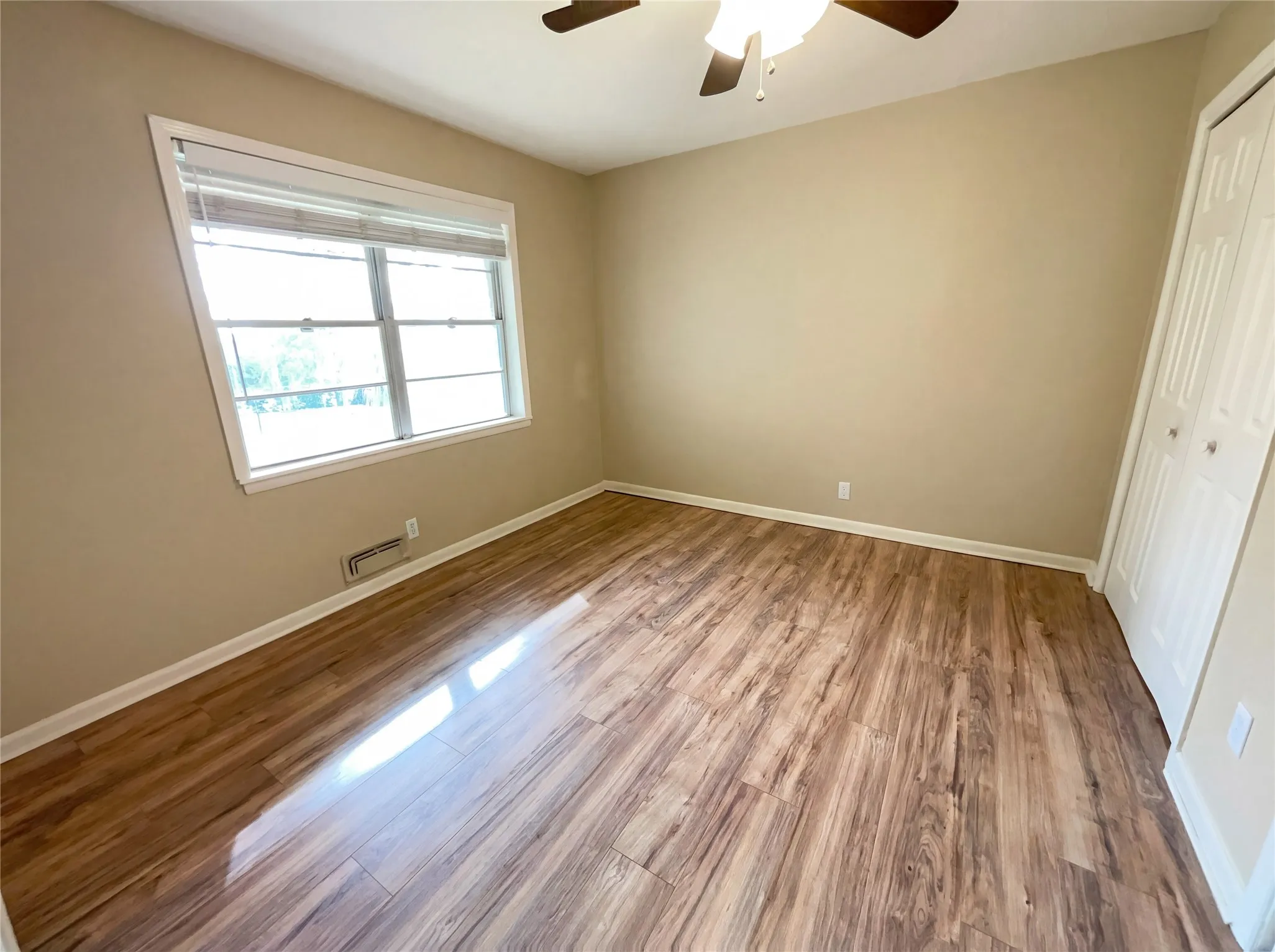 Single Family Residence For Sale in Tarrant County , 6817 Chickering Road, Fort Worth, Texas 76116, 4 Bedroom, 2 Bathroom, 2 Garage spaces, 1,986 Sqft, built in 1957, Preowned, mls#21164845, Real Estate Agent in Fort Worth, Homes For Sale in Tarrant county, Homes For Sale in Fort Worth, Realtor in Fort Worth Texas, Real Estate Brokerage Independent Realty Texas, Luminita Cordes Realtor