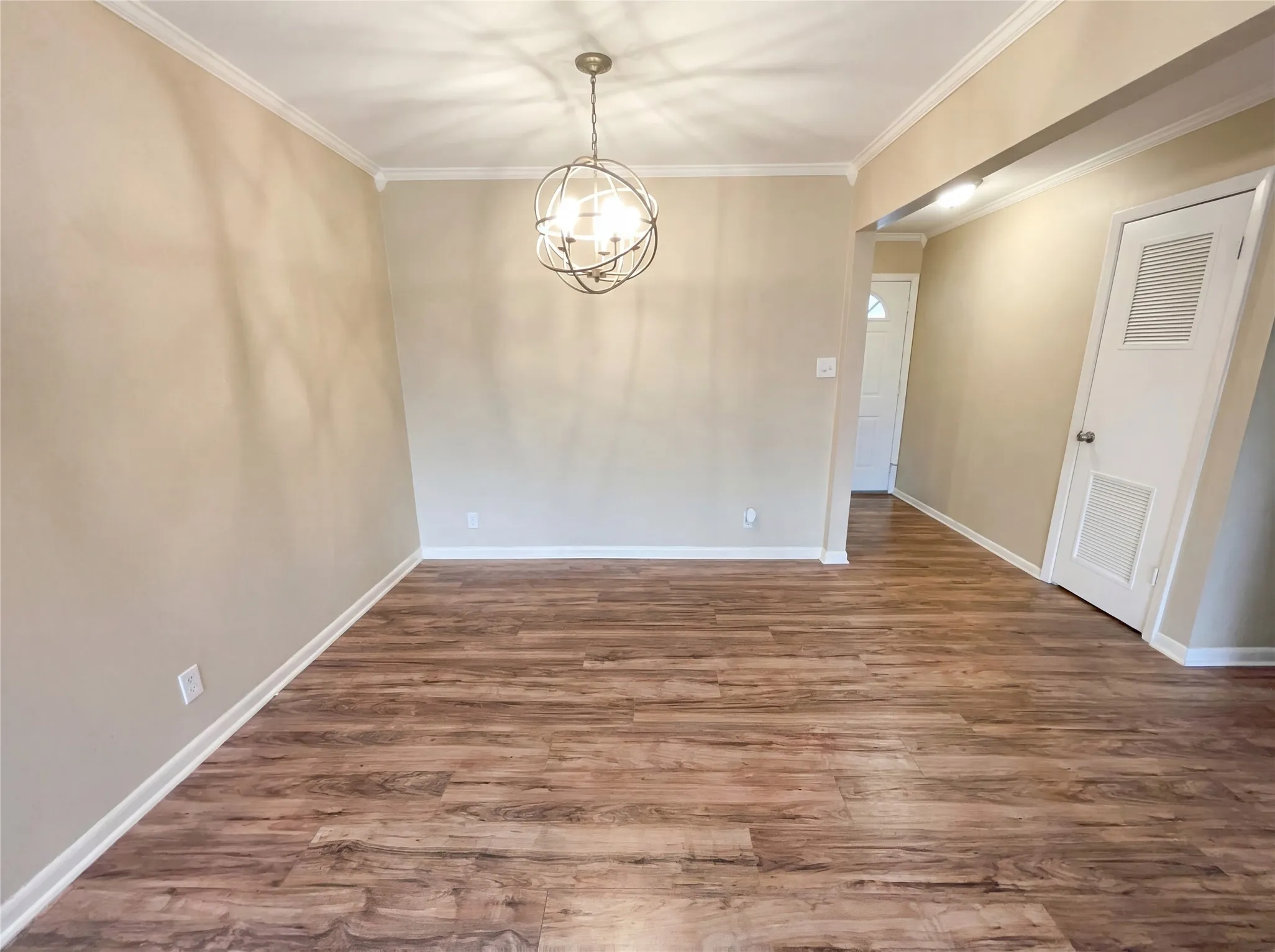Single Family Residence For Sale in Tarrant County , 6817 Chickering Road, Fort Worth, Texas 76116, 4 Bedroom, 2 Bathroom, 2 Garage spaces, 1,986 Sqft, built in 1957, Preowned, mls#21164845, Real Estate Agent in Fort Worth, Homes For Sale in Tarrant county, Homes For Sale in Fort Worth, Realtor in Fort Worth Texas, Real Estate Brokerage Independent Realty Texas, Luminita Cordes Realtor
