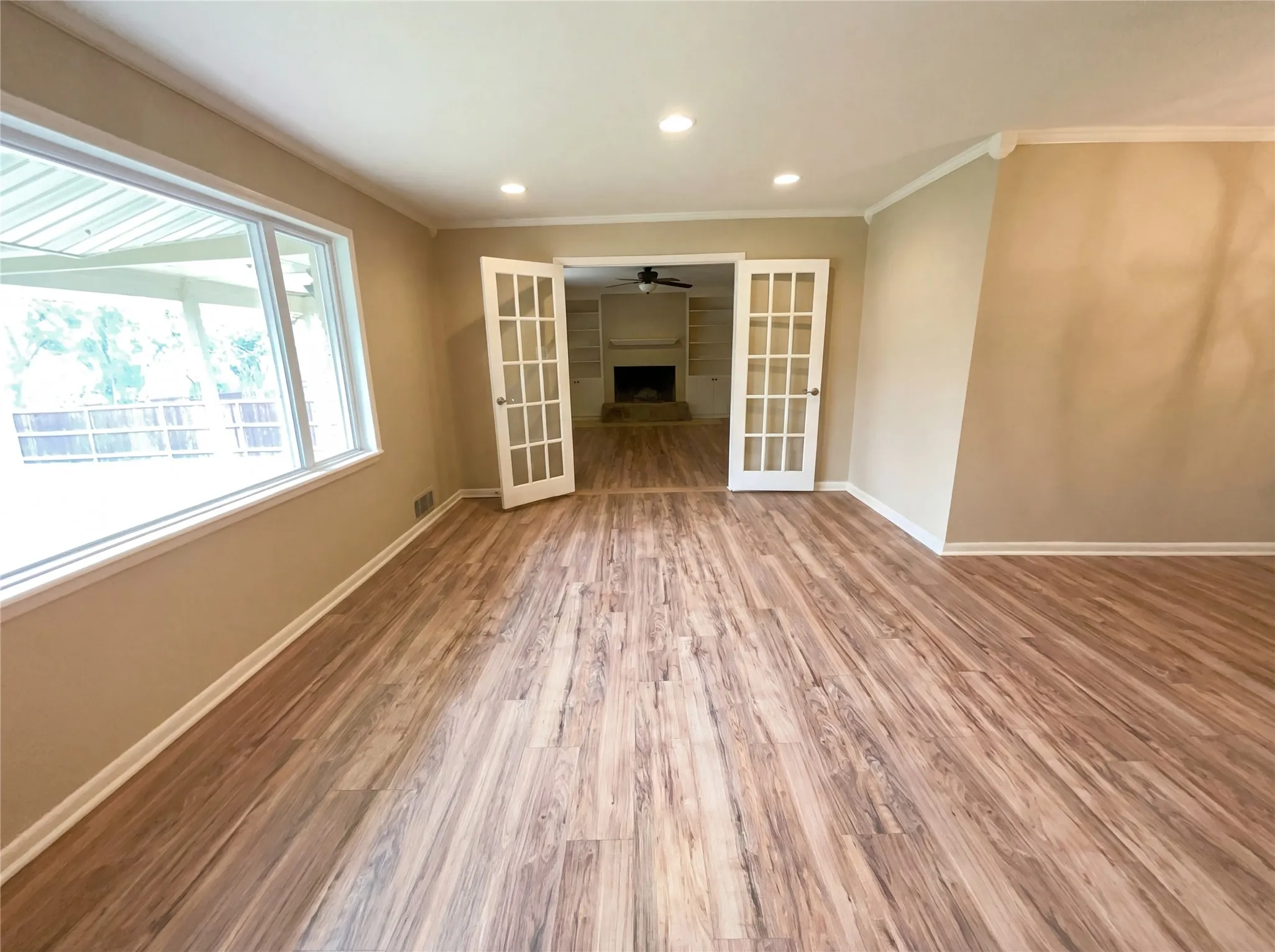 Single Family Residence For Sale in Tarrant County , 6817 Chickering Road, Fort Worth, Texas 76116, 4 Bedroom, 2 Bathroom, 2 Garage spaces, 1,986 Sqft, built in 1957, Preowned, mls#21164845, Real Estate Agent in Fort Worth, Homes For Sale in Tarrant county, Homes For Sale in Fort Worth, Realtor in Fort Worth Texas, Real Estate Brokerage Independent Realty Texas, Luminita Cordes Realtor