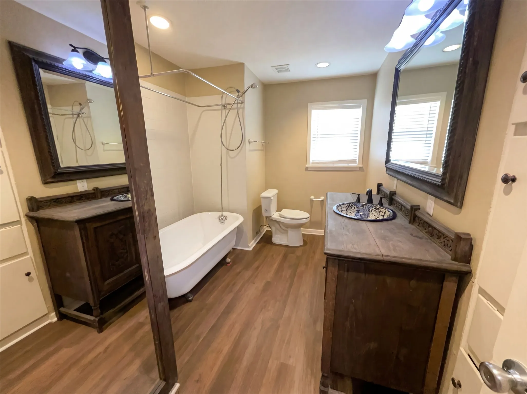Single Family Residence For Sale in Tarrant County , 6817 Chickering Road, Fort Worth, Texas 76116, 4 Bedroom, 2 Bathroom, 2 Garage spaces, 1,986 Sqft, built in 1957, Preowned, mls#21164845, Real Estate Agent in Fort Worth, Homes For Sale in Tarrant county, Homes For Sale in Fort Worth, Realtor in Fort Worth Texas, Real Estate Brokerage Independent Realty Texas, Luminita Cordes Realtor