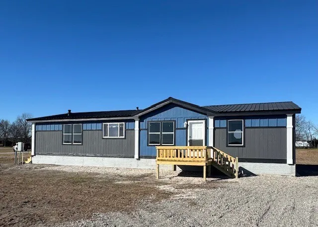 Mobile Home For Sale in Hunt County , 8391 Alice Circle, Quinlan, Texas 75474, 3 Bedroom, 2 Bathroom, Garage spaces, 1,608 Sqft, built in 1999, Unknown, mls#21158158, Real Estate Agent in Quinlan, Homes For Sale in Hunt county, Homes For Sale in Quinlan, Realtor in Quinlan Texas, Real Estate Brokerage Independent Realty Texas, Luminita Cordes Realtor