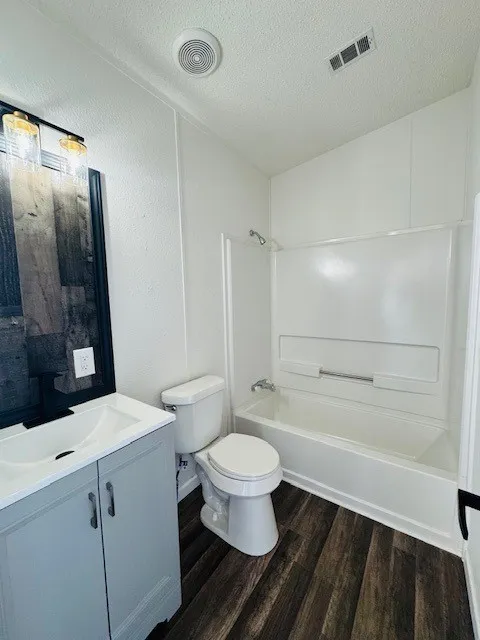 Mobile Home For Sale in Hunt County , 8391 Alice Circle, Quinlan, Texas 75474, 3 Bedroom, 2 Bathroom, Garage spaces, 1,608 Sqft, built in 1999, Unknown, mls#21158158, Real Estate Agent in Quinlan, Homes For Sale in Hunt county, Homes For Sale in Quinlan, Realtor in Quinlan Texas, Real Estate Brokerage Independent Realty Texas, Luminita Cordes Realtor