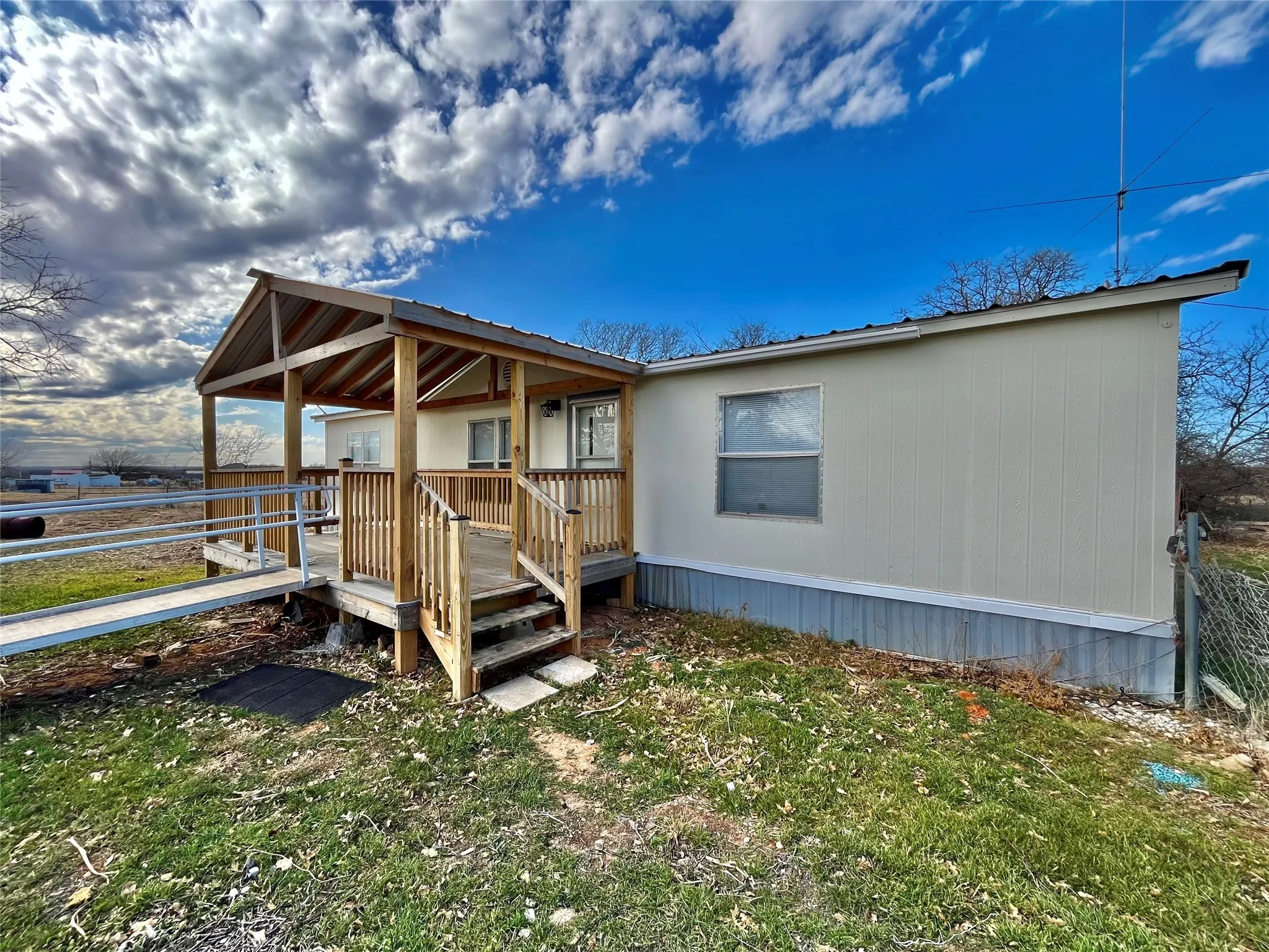 Mobile Home For Sale in Wise County , 258 PR 2698, Alvord, Texas 76225, 3 Bedroom, 2 Bathroom, Garage spaces, 1,536 Sqft, built in 1999, Preowned, Price $274,000, mls#21162823, Real Estate Agent in Alvord, Homes For Sale in Wise county, Homes For Sale in Alvord, Realtor in Alvord Texas, Real Estate Brokerage Independent Realty Texas, Luminita Cordes Realtor