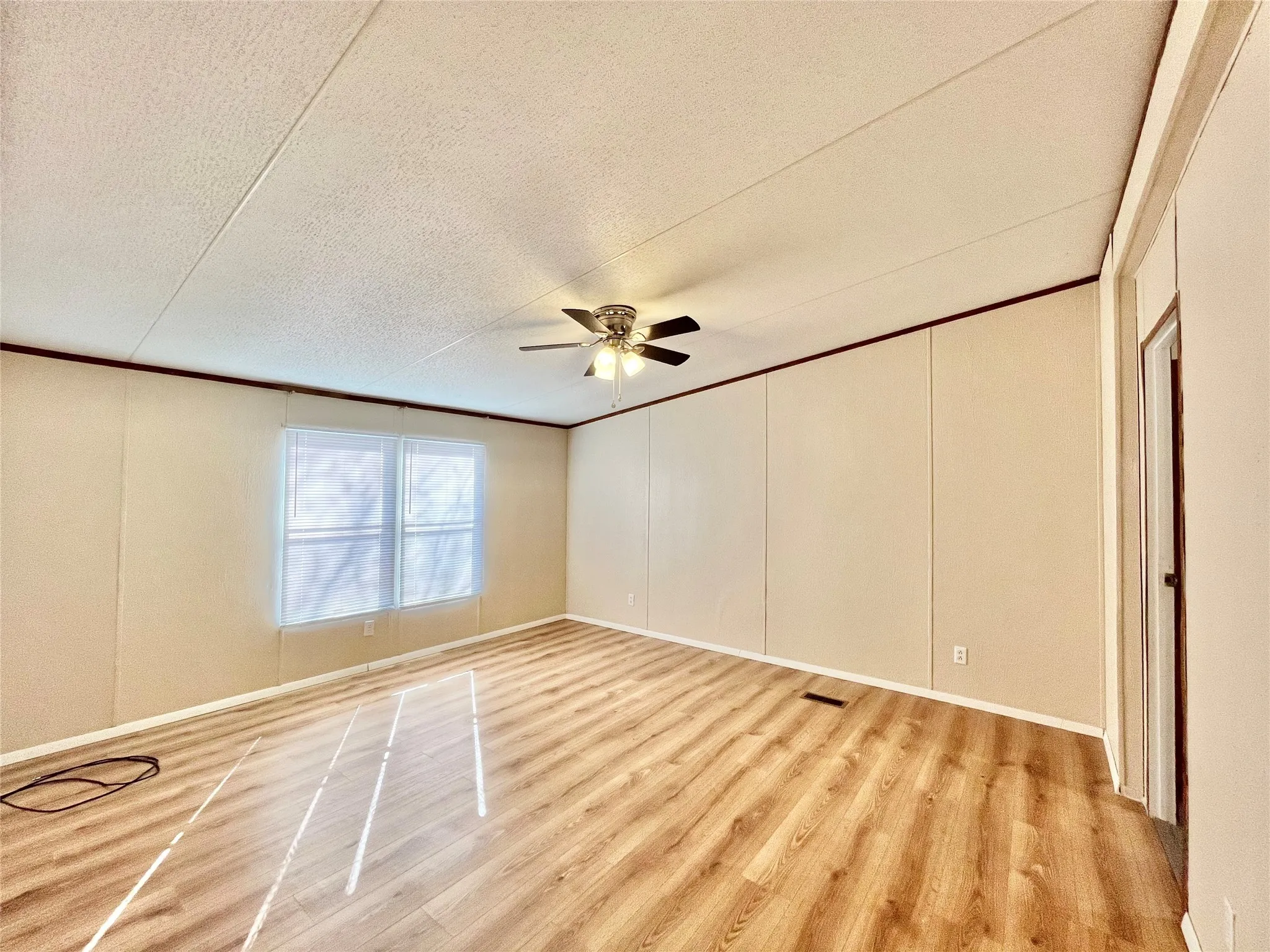 Mobile Home For Sale in Wise County , 258 PR 2698, Alvord, Texas 76225, 3 Bedroom, 2 Bathroom, Garage spaces, 1,536 Sqft, built in 1999, Preowned, Price $274,000, mls#21162823, Real Estate Agent in Alvord, Homes For Sale in Wise county, Homes For Sale in Alvord, Realtor in Alvord Texas, Real Estate Brokerage Independent Realty Texas, Luminita Cordes Realtor