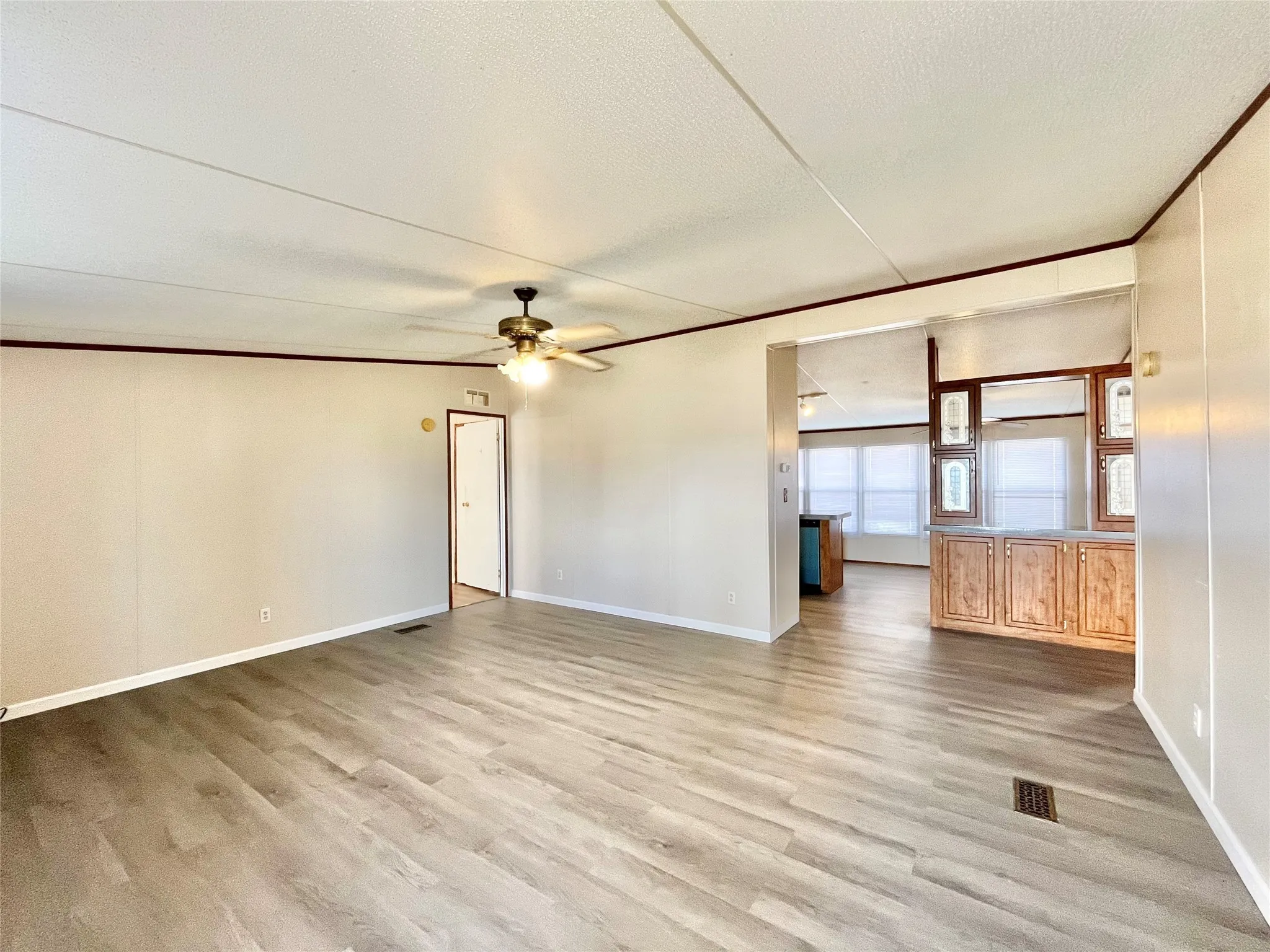 Mobile Home For Sale in Wise County , 258 PR 2698, Alvord, Texas 76225, 3 Bedroom, 2 Bathroom, Garage spaces, 1,536 Sqft, built in 1999, Preowned, Price $274,000, mls#21162823, Real Estate Agent in Alvord, Homes For Sale in Wise county, Homes For Sale in Alvord, Realtor in Alvord Texas, Real Estate Brokerage Independent Realty Texas, Luminita Cordes Realtor