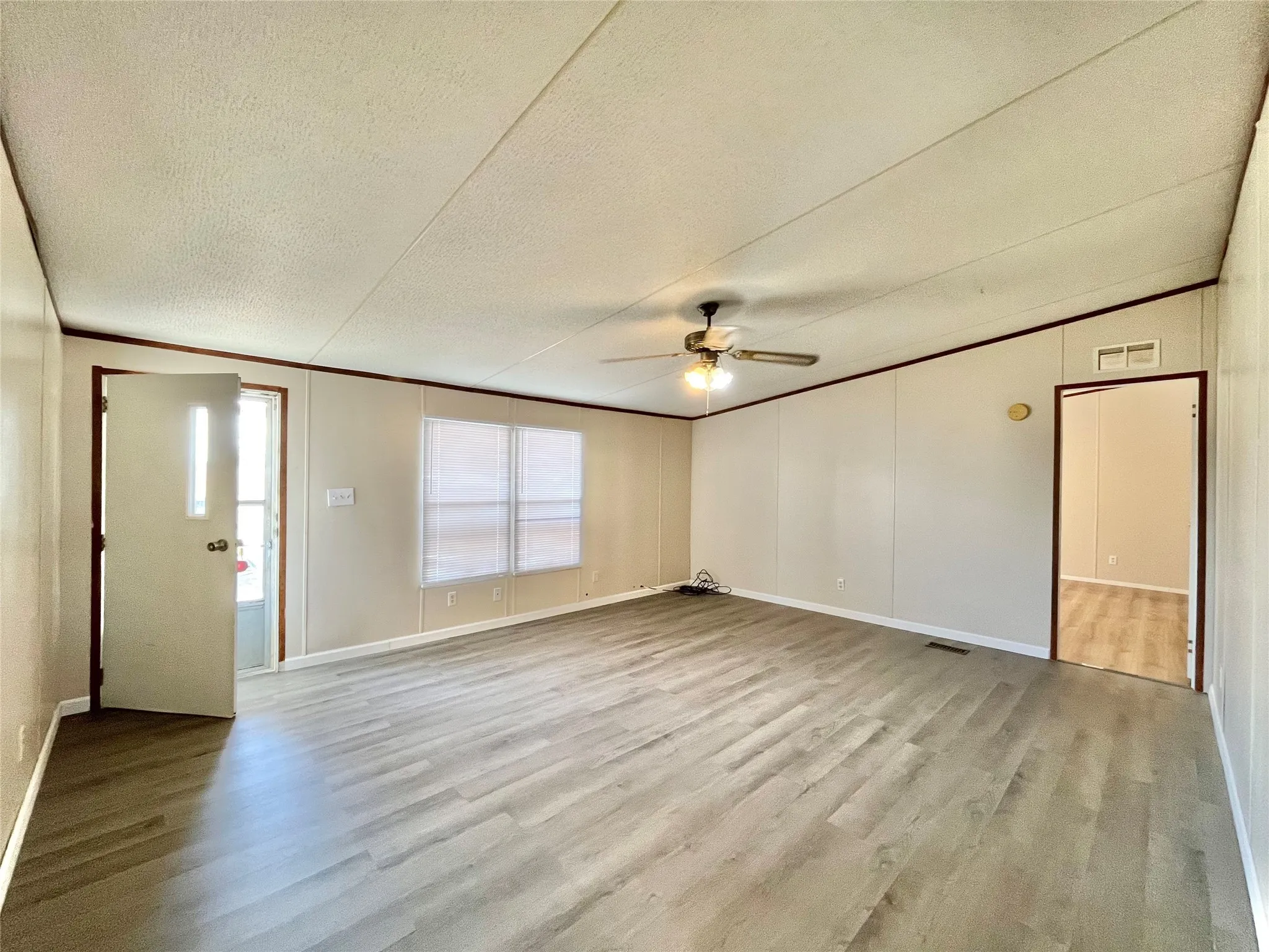 Mobile Home For Sale in Wise County , 258 PR 2698, Alvord, Texas 76225, 3 Bedroom, 2 Bathroom, Garage spaces, 1,536 Sqft, built in 1999, Preowned, Price $274,000, mls#21162823, Real Estate Agent in Alvord, Homes For Sale in Wise county, Homes For Sale in Alvord, Realtor in Alvord Texas, Real Estate Brokerage Independent Realty Texas, Luminita Cordes Realtor