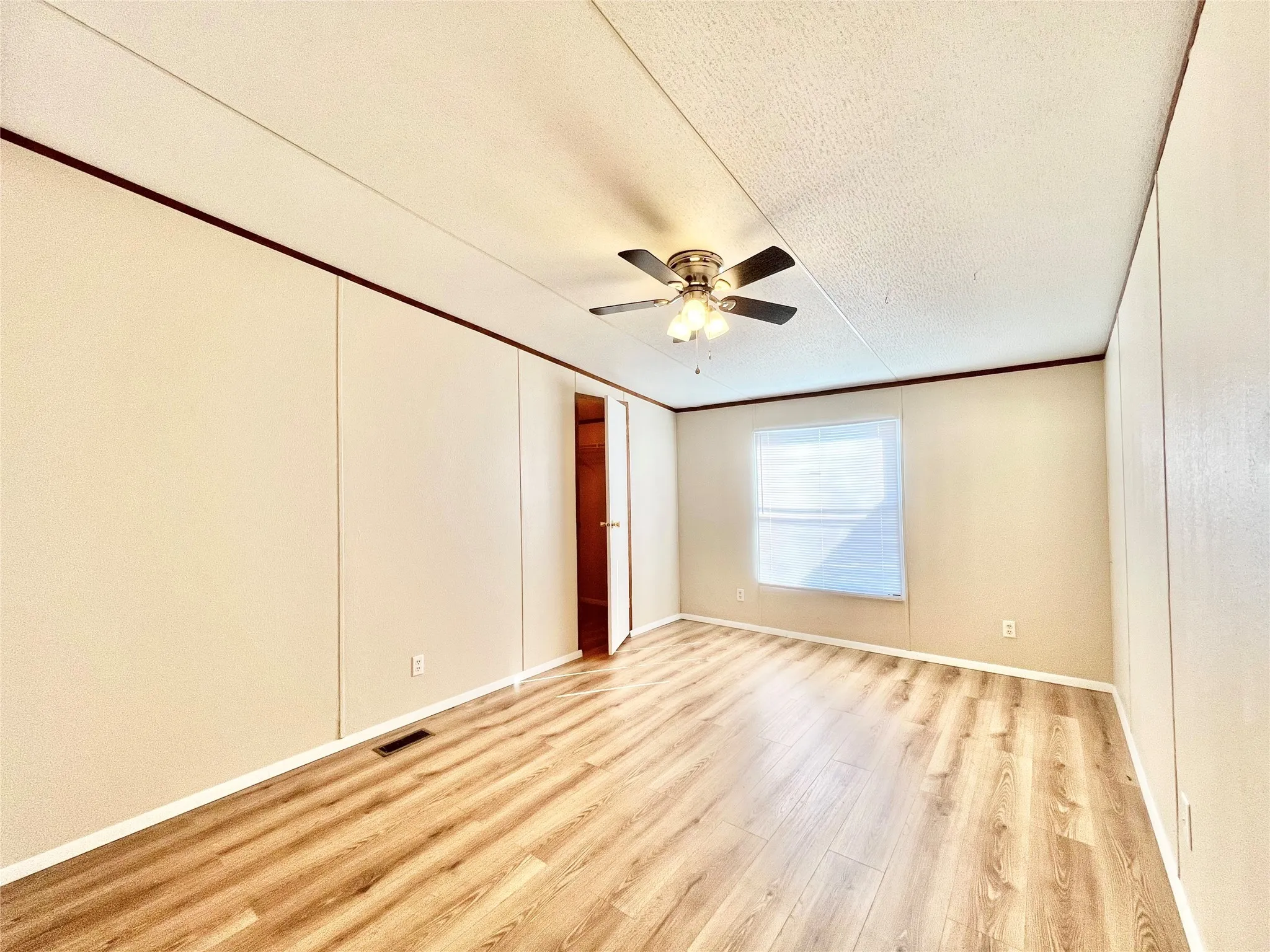 Mobile Home For Sale in Wise County , 258 PR 2698, Alvord, Texas 76225, 3 Bedroom, 2 Bathroom, Garage spaces, 1,536 Sqft, built in 1999, Preowned, Price $274,000, mls#21162823, Real Estate Agent in Alvord, Homes For Sale in Wise county, Homes For Sale in Alvord, Realtor in Alvord Texas, Real Estate Brokerage Independent Realty Texas, Luminita Cordes Realtor