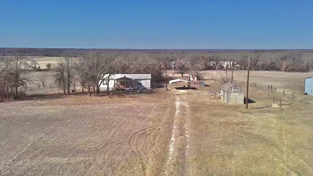 Mobile Home For Sale in Wise County , 258 PR 2698, Alvord, Texas 76225, 3 Bedroom, 2 Bathroom, Garage spaces, 1,536 Sqft, built in 1999, Preowned, Price $274,000, mls#21162823, Real Estate Agent in Alvord, Homes For Sale in Wise county, Homes For Sale in Alvord, Realtor in Alvord Texas, Real Estate Brokerage Independent Realty Texas, Luminita Cordes Realtor