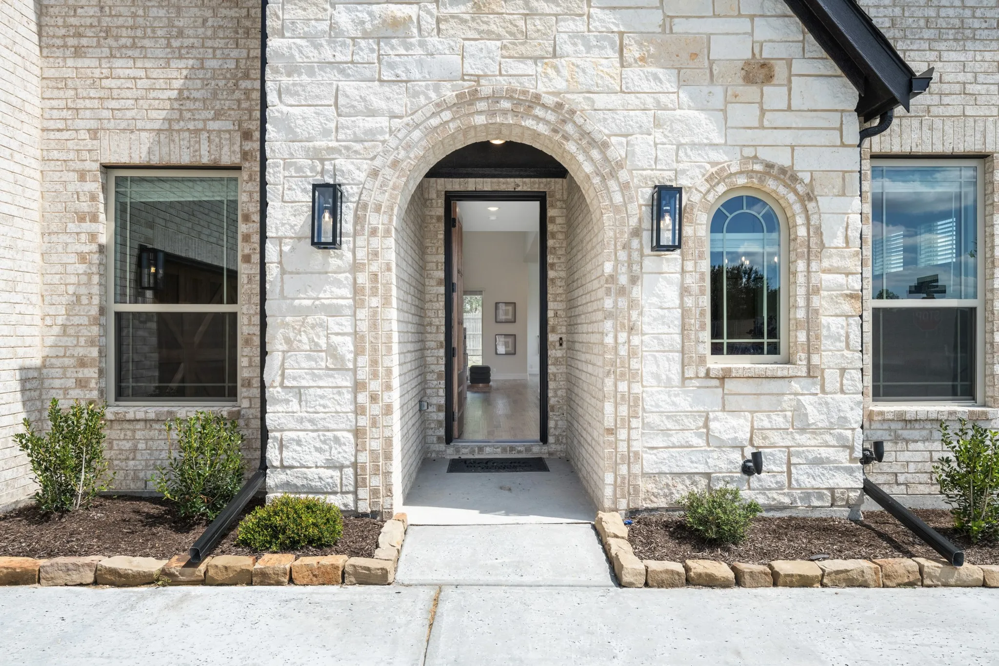 Single Family Residence For Sale in Ellis County , 3433 Nightingale Lane, Midlothian, Texas 76065, 4 Bedroom, 4 Bathroom, 2 Garage spaces, 3,485 Sqft, built in 2026, New Construction - Complete, mls#21164783, Real Estate Agent in Midlothian, Homes For Sale in Ellis county, Homes For Sale in Midlothian, Realtor in Midlothian Texas, Real Estate Brokerage Independent Realty Texas, Luminita Cordes Realtor