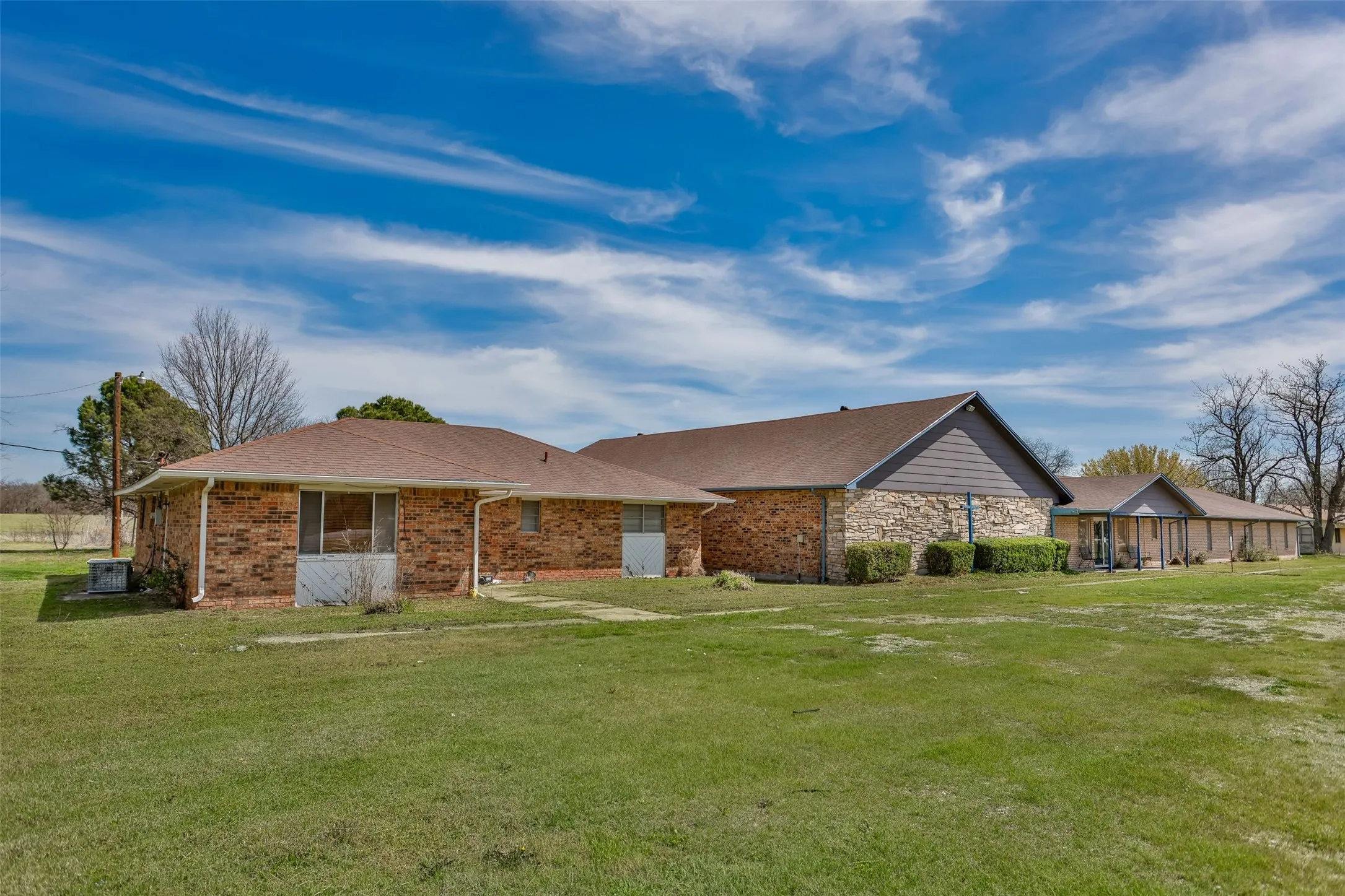 Business For Sale in Cooke County , 3404 N Grand Avenue, Gainesville, Texas 76240, 0, 0, Garage spaces, 11,000 Sqft, built in 1980, Preowned, mls#21164915, Real Estate Agent in Gainesville, Homes For Sale in Cooke county, Homes For Sale in Gainesville, Realtor in Gainesville Texas, Real Estate Brokerage Independent Realty Texas, Luminita Cordes Realtor