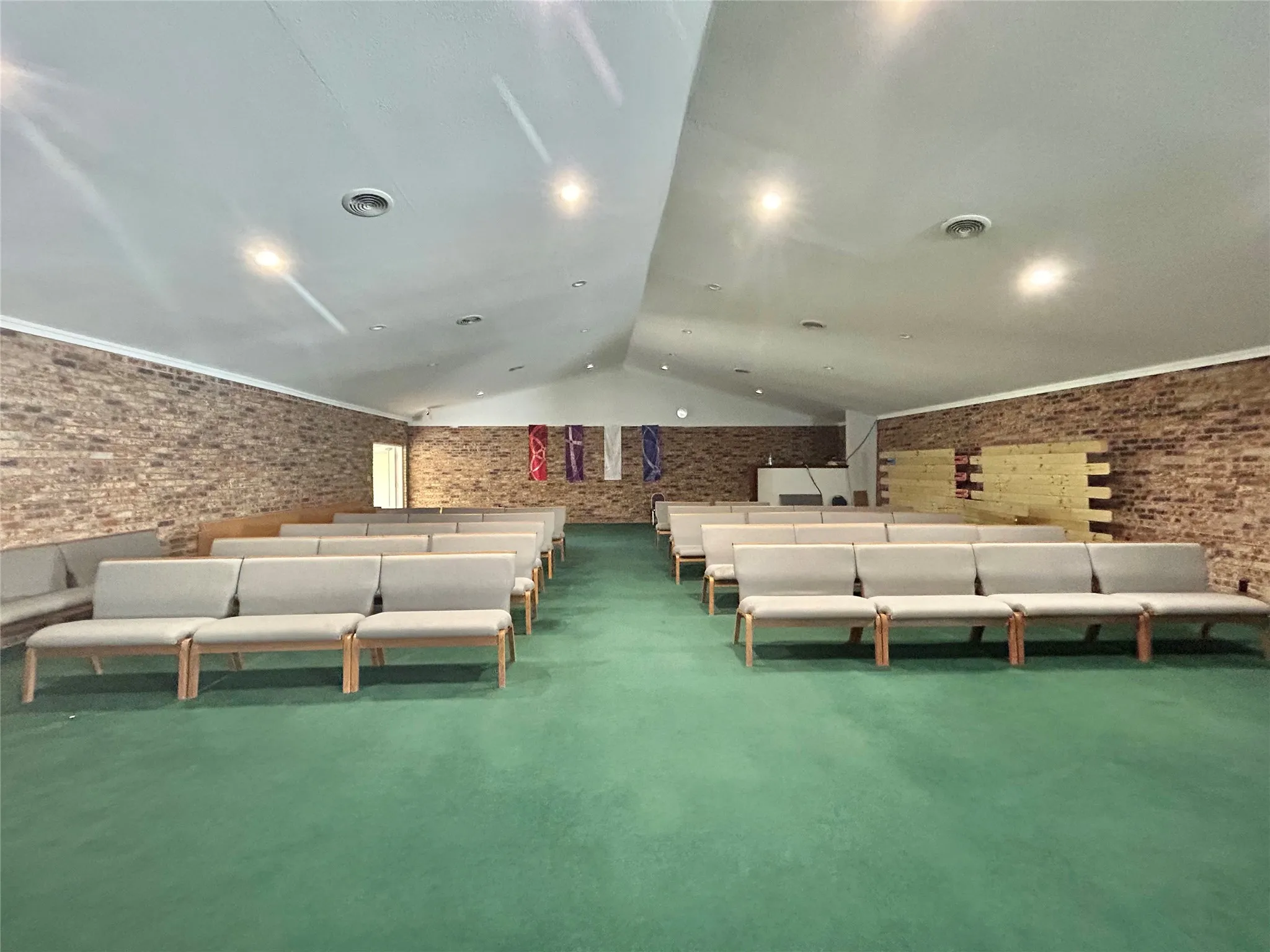 Business For Sale in Cooke County , 3404 N Grand Avenue, Gainesville, Texas 76240, 0, 0, Garage spaces, 11,000 Sqft, built in 1980, Preowned, mls#21164915, Real Estate Agent in Gainesville, Homes For Sale in Cooke county, Homes For Sale in Gainesville, Realtor in Gainesville Texas, Real Estate Brokerage Independent Realty Texas, Luminita Cordes Realtor