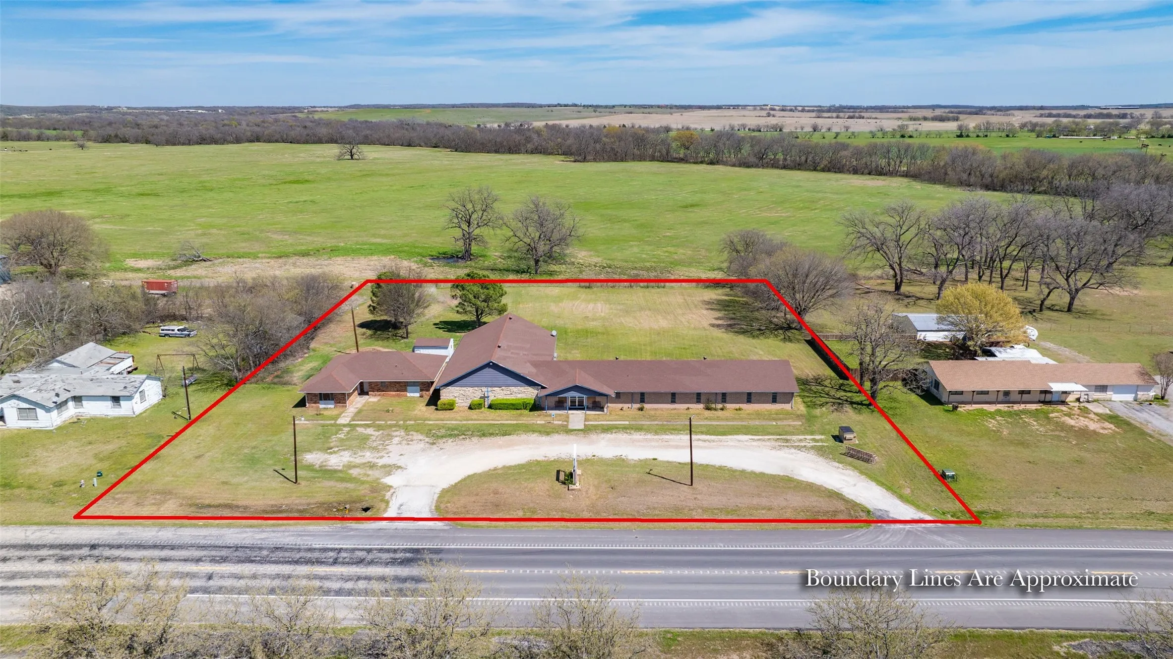 Business For Sale in Cooke County , 3404 N Grand Avenue, Gainesville, Texas 76240, 0, 0, Garage spaces, 11,000 Sqft, built in 1980, Preowned, mls#21164915, Real Estate Agent in Gainesville, Homes For Sale in Cooke county, Homes For Sale in Gainesville, Realtor in Gainesville Texas, Real Estate Brokerage Independent Realty Texas, Luminita Cordes Realtor