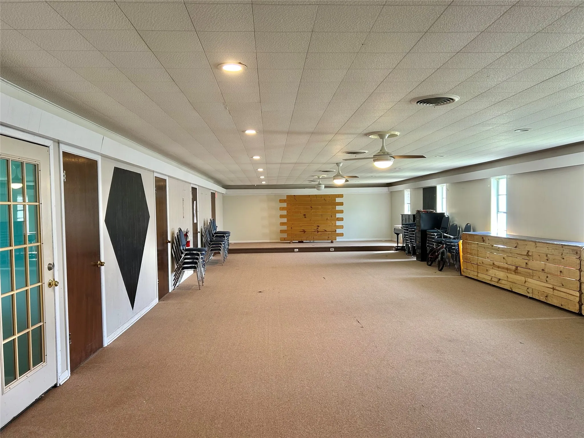 Business For Sale in Cooke County , 3404 N Grand Avenue, Gainesville, Texas 76240, 0, 0, Garage spaces, 11,000 Sqft, built in 1980, Preowned, mls#21164915, Real Estate Agent in Gainesville, Homes For Sale in Cooke county, Homes For Sale in Gainesville, Realtor in Gainesville Texas, Real Estate Brokerage Independent Realty Texas, Luminita Cordes Realtor