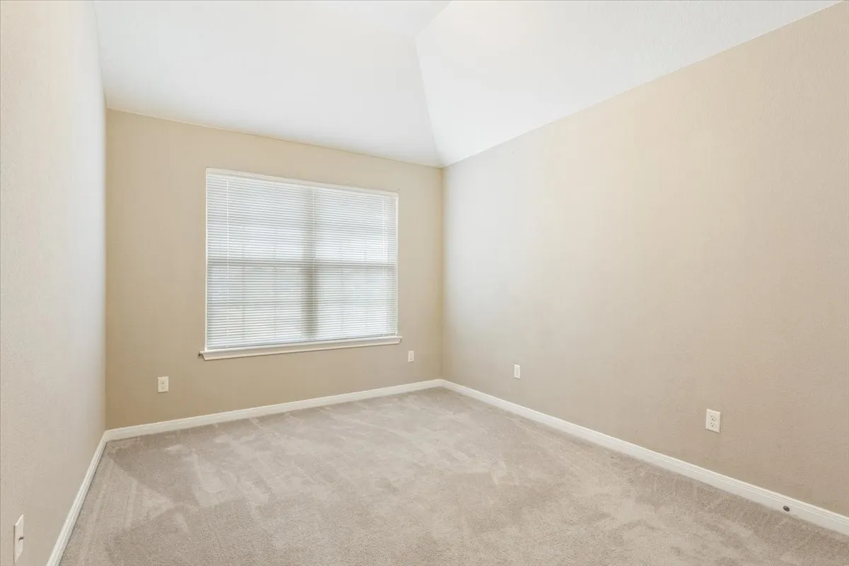 Single Family Residence For Sale in Mc Lennan County , 10713 Burnham Dr, Waco, Texas 76708, 4 Bedroom, 3 Bathroom, 2 Garage spaces, 2,351 Sqft, built in 2015, Preowned, mls#21163177, Real Estate Agent in Waco, Homes For Sale in Mc Lennan county, Homes For Sale in Waco, Realtor in Waco Texas, Real Estate Brokerage Independent Realty Texas, Luminita Cordes Realtor