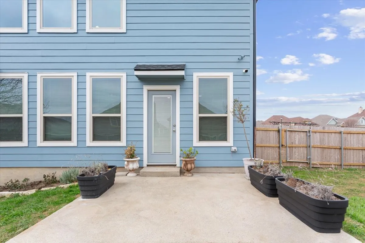 Single Family Residence For Sale in Mc Lennan County , 10713 Burnham Dr, Waco, Texas 76708, 4 Bedroom, 3 Bathroom, 2 Garage spaces, 2,351 Sqft, built in 2015, Preowned, mls#21163177, Real Estate Agent in Waco, Homes For Sale in Mc Lennan county, Homes For Sale in Waco, Realtor in Waco Texas, Real Estate Brokerage Independent Realty Texas, Luminita Cordes Realtor