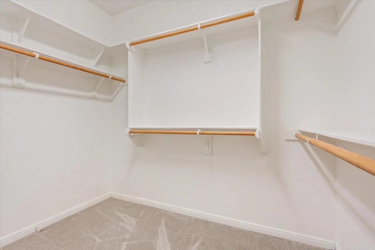 Single Family Residence For Sale in Mc Lennan County , 10713 Burnham Dr, Waco, Texas 76708, 4 Bedroom, 3 Bathroom, 2 Garage spaces, 2,351 Sqft, built in 2015, Preowned, mls#21163177, Real Estate Agent in Waco, Homes For Sale in Mc Lennan county, Homes For Sale in Waco, Realtor in Waco Texas, Real Estate Brokerage Independent Realty Texas, Luminita Cordes Realtor
