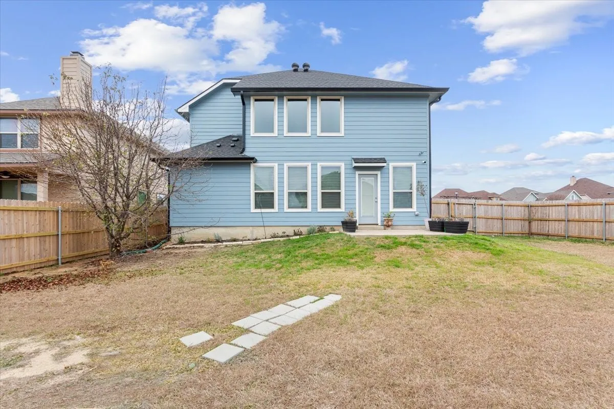 Single Family Residence For Sale in Mc Lennan County , 10713 Burnham Dr, Waco, Texas 76708, 4 Bedroom, 3 Bathroom, 2 Garage spaces, 2,351 Sqft, built in 2015, Preowned, mls#21163177, Real Estate Agent in Waco, Homes For Sale in Mc Lennan county, Homes For Sale in Waco, Realtor in Waco Texas, Real Estate Brokerage Independent Realty Texas, Luminita Cordes Realtor