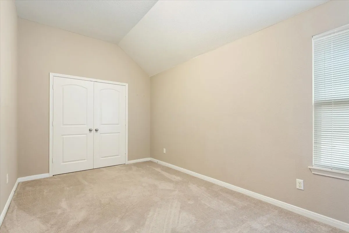 Single Family Residence For Sale in Mc Lennan County , 10713 Burnham Dr, Waco, Texas 76708, 4 Bedroom, 3 Bathroom, 2 Garage spaces, 2,351 Sqft, built in 2015, Preowned, mls#21163177, Real Estate Agent in Waco, Homes For Sale in Mc Lennan county, Homes For Sale in Waco, Realtor in Waco Texas, Real Estate Brokerage Independent Realty Texas, Luminita Cordes Realtor