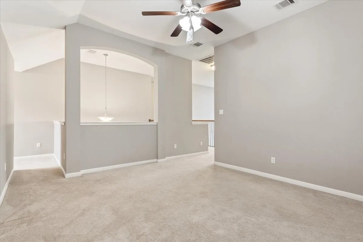 Single Family Residence For Sale in Mc Lennan County , 10713 Burnham Dr, Waco, Texas 76708, 4 Bedroom, 3 Bathroom, 2 Garage spaces, 2,351 Sqft, built in 2015, Preowned, mls#21163177, Real Estate Agent in Waco, Homes For Sale in Mc Lennan county, Homes For Sale in Waco, Realtor in Waco Texas, Real Estate Brokerage Independent Realty Texas, Luminita Cordes Realtor