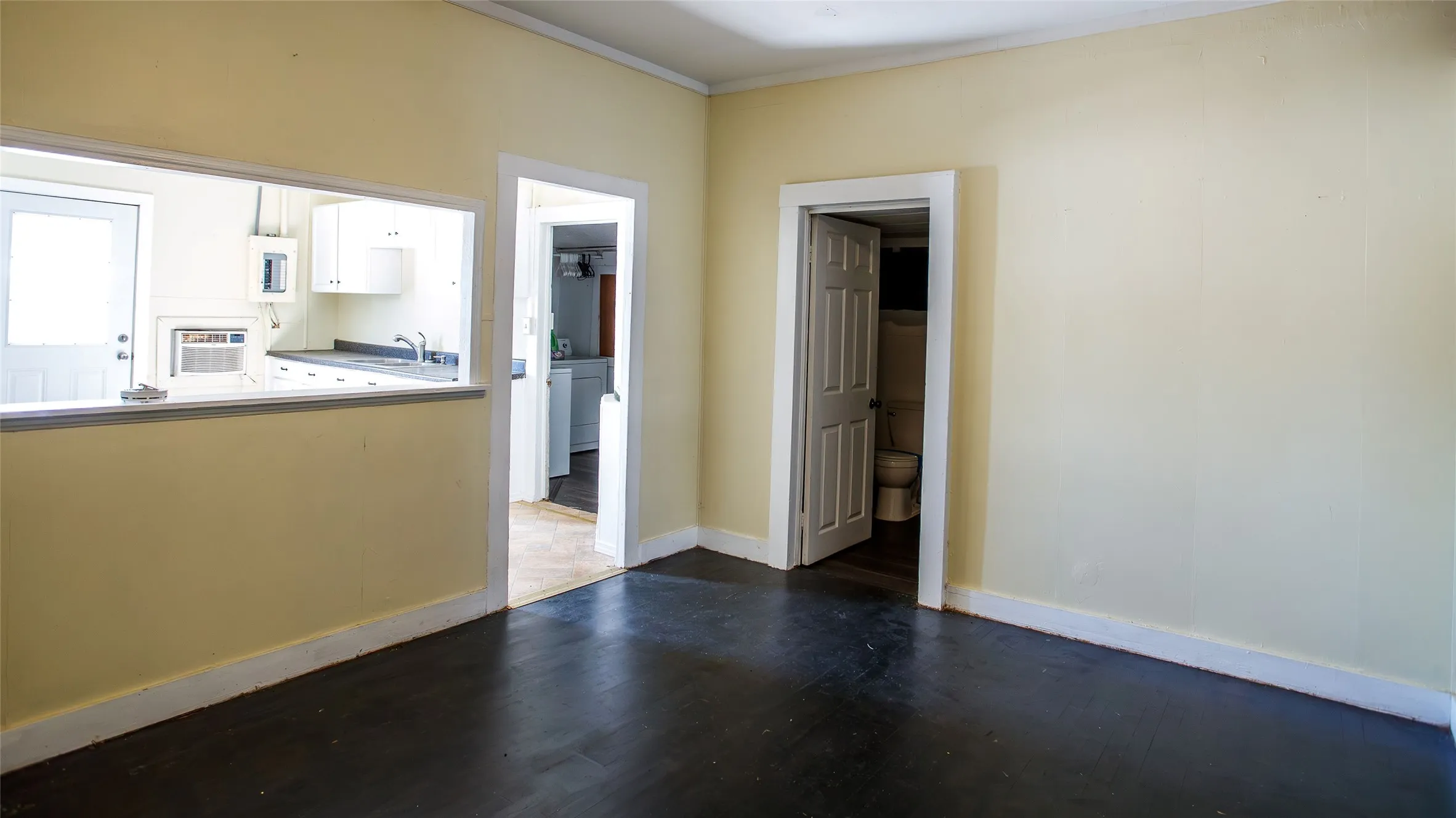 Single Family Residence For Sale in Young County , 603 W Bloodworth, Olney, Texas 76374, 2 Bedrooms, 1 Bathroom, Garage spaces, 1,134 Sqft, built in 1950, Price $79,000, mls#21165110, Real Estate Agent in Olney, Homes For Sale in Young county, Homes For Sale in Olney, Realtor in Olney Texas, Real Estate Brokerage Independent Realty Texas, Luminita Cordes Realtor