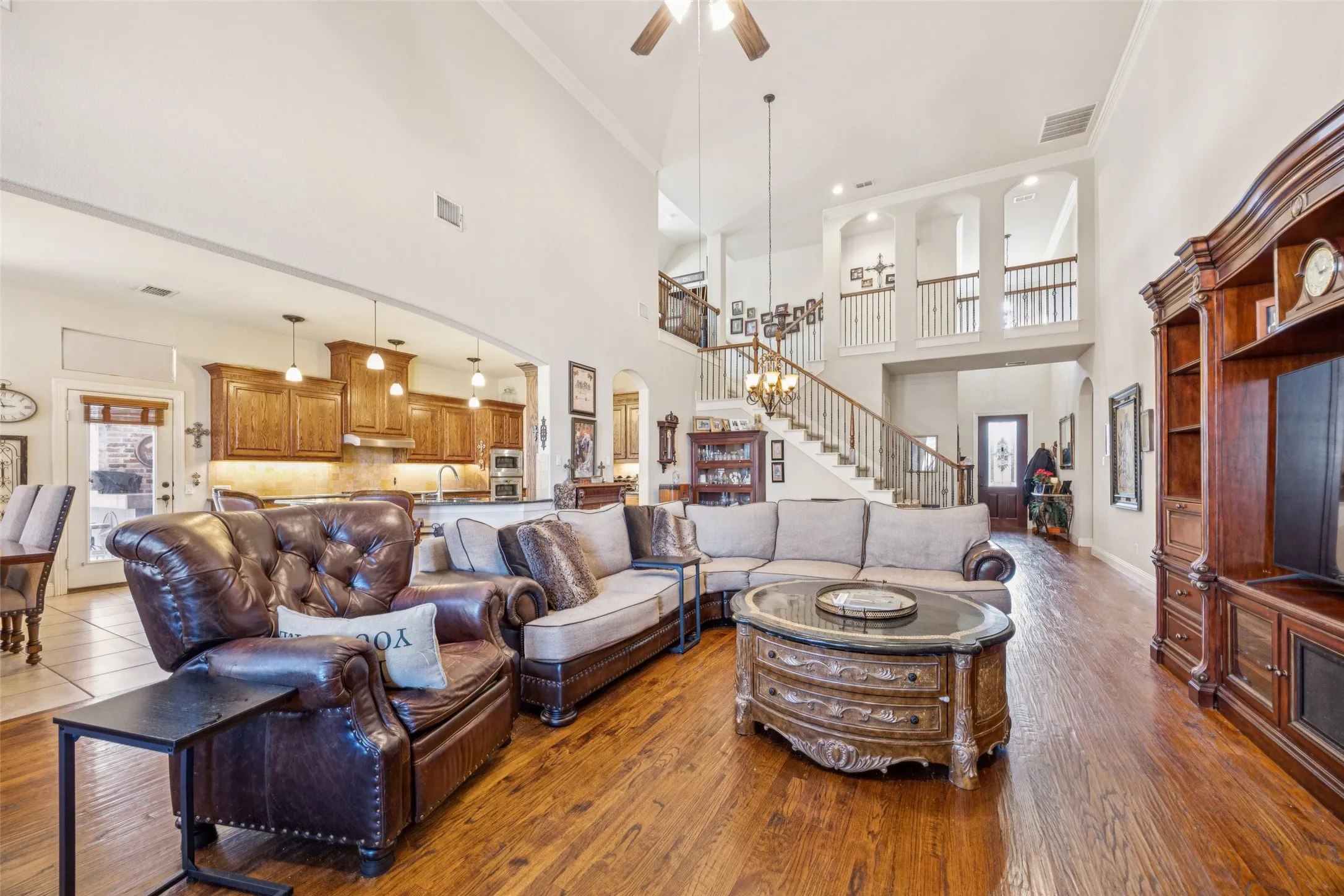 Single Family Residence For Sale in Collin County , 2260 Richmond Lane, Allen, Texas 75013, 5 Bedroom, 4 Bathroom, 3 Garage spaces, 4,025 Sqft, built in 2009, Preowned, mls#21160968, Real Estate Agent in Allen, Homes For Sale in Collin county, Homes For Sale in Allen, Realtor in Allen Texas, Real Estate Brokerage Independent Realty Texas, Luminita Cordes Realtor