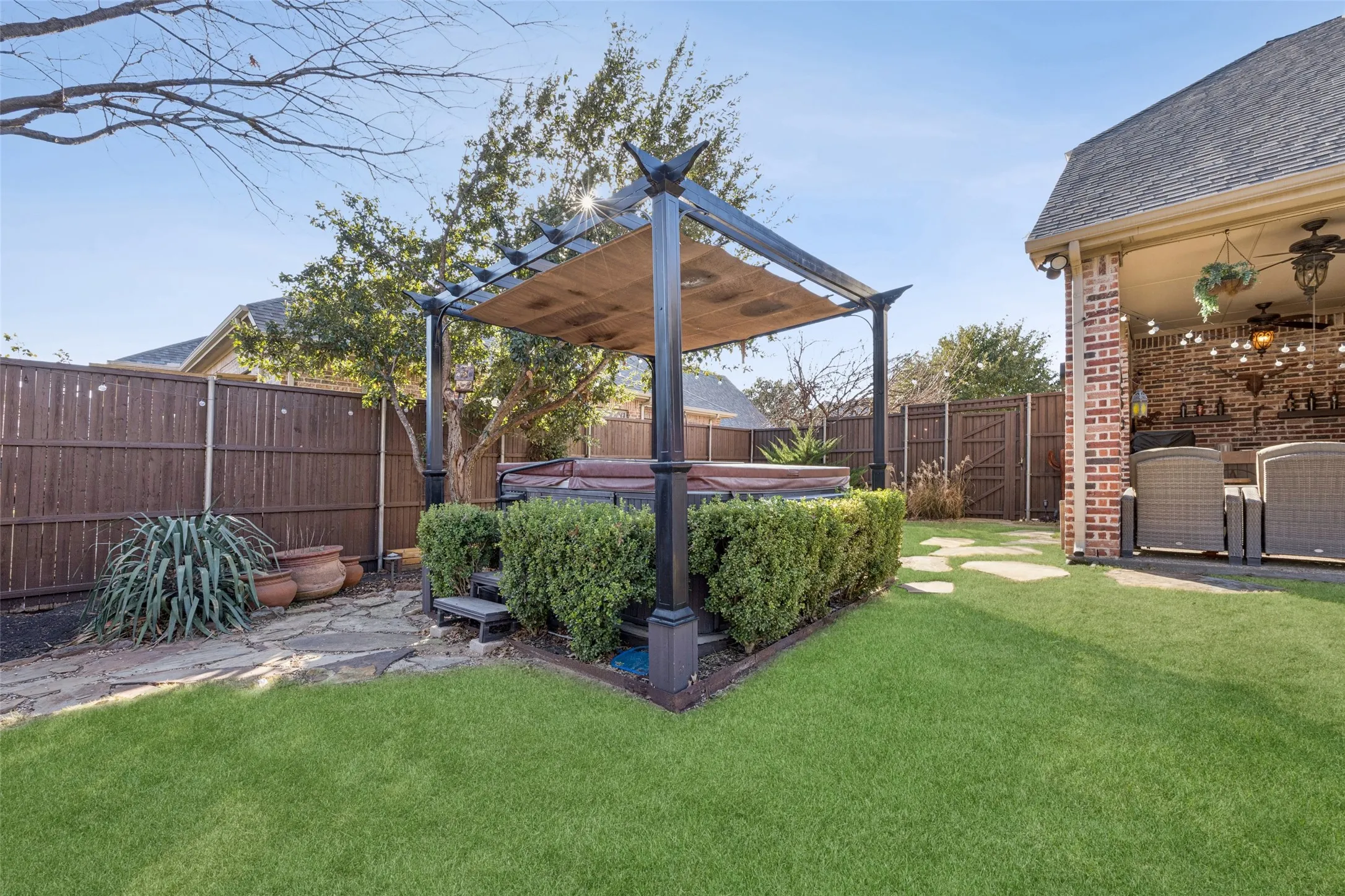 Single Family Residence For Sale in Collin County , 2260 Richmond Lane, Allen, Texas 75013, 5 Bedroom, 4 Bathroom, 3 Garage spaces, 4,025 Sqft, built in 2009, Preowned, mls#21160968, Real Estate Agent in Allen, Homes For Sale in Collin county, Homes For Sale in Allen, Realtor in Allen Texas, Real Estate Brokerage Independent Realty Texas, Luminita Cordes Realtor