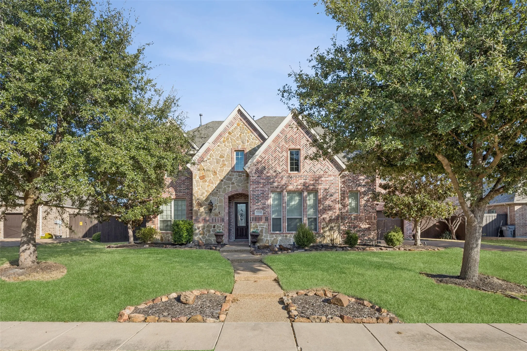 Single Family Residence For Sale in Collin County , 2260 Richmond Lane, Allen, Texas 75013, 5 Bedroom, 4 Bathroom, 3 Garage spaces, 4,025 Sqft, built in 2009, Preowned, mls#21160968, Real Estate Agent in Allen, Homes For Sale in Collin county, Homes For Sale in Allen, Realtor in Allen Texas, Real Estate Brokerage Independent Realty Texas, Luminita Cordes Realtor