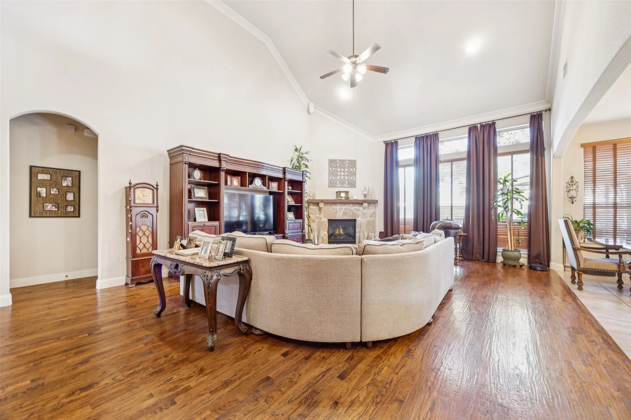Single Family Residence For Sale in Collin County , 2260 Richmond Lane, Allen, Texas 75013, 5 Bedroom, 4 Bathroom, 3 Garage spaces, 4,025 Sqft, built in 2009, Preowned, mls#21160968, Real Estate Agent in Allen, Homes For Sale in Collin county, Homes For Sale in Allen, Realtor in Allen Texas, Real Estate Brokerage Independent Realty Texas, Luminita Cordes Realtor