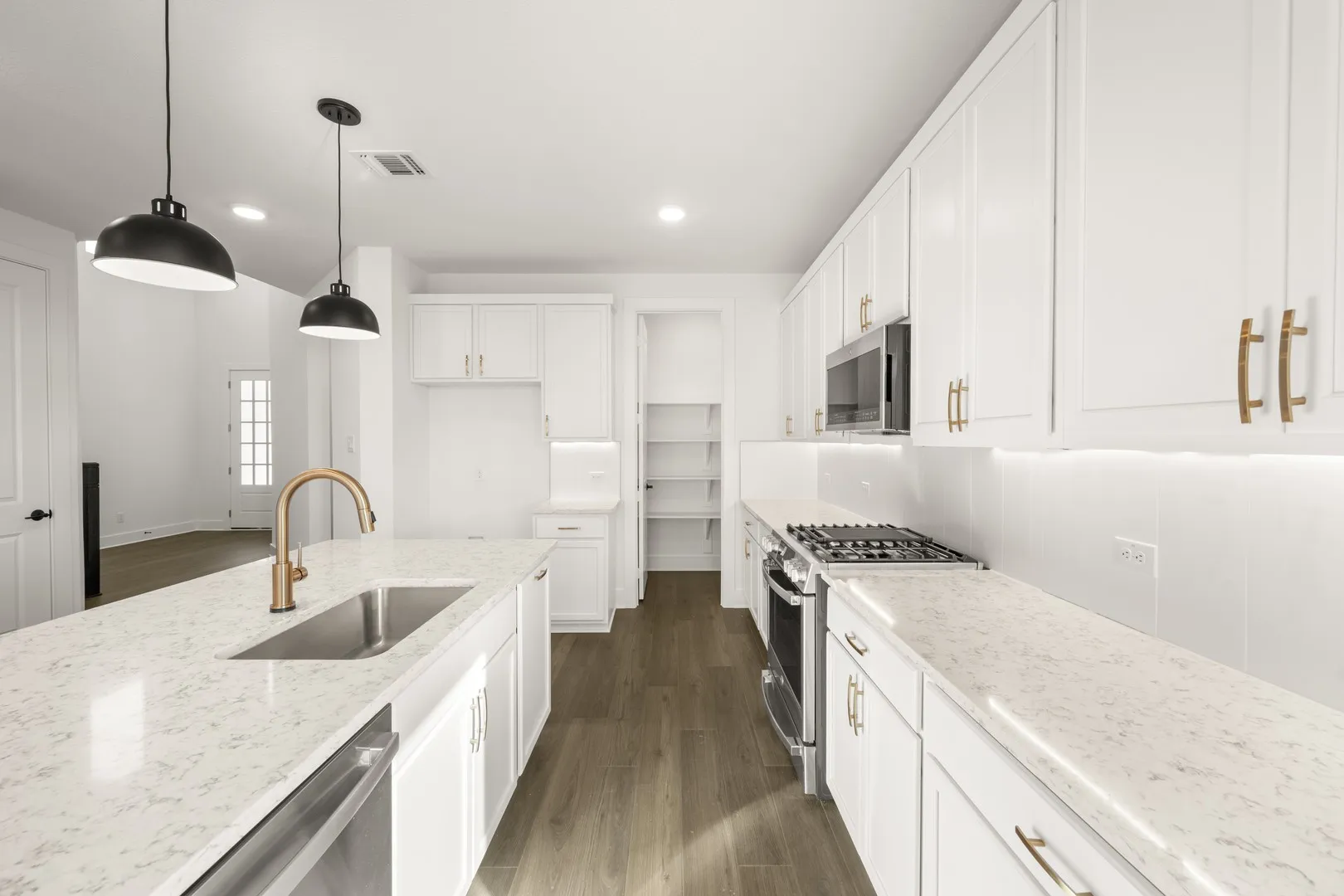 7409 Autumn Hill- Kitchen-4
