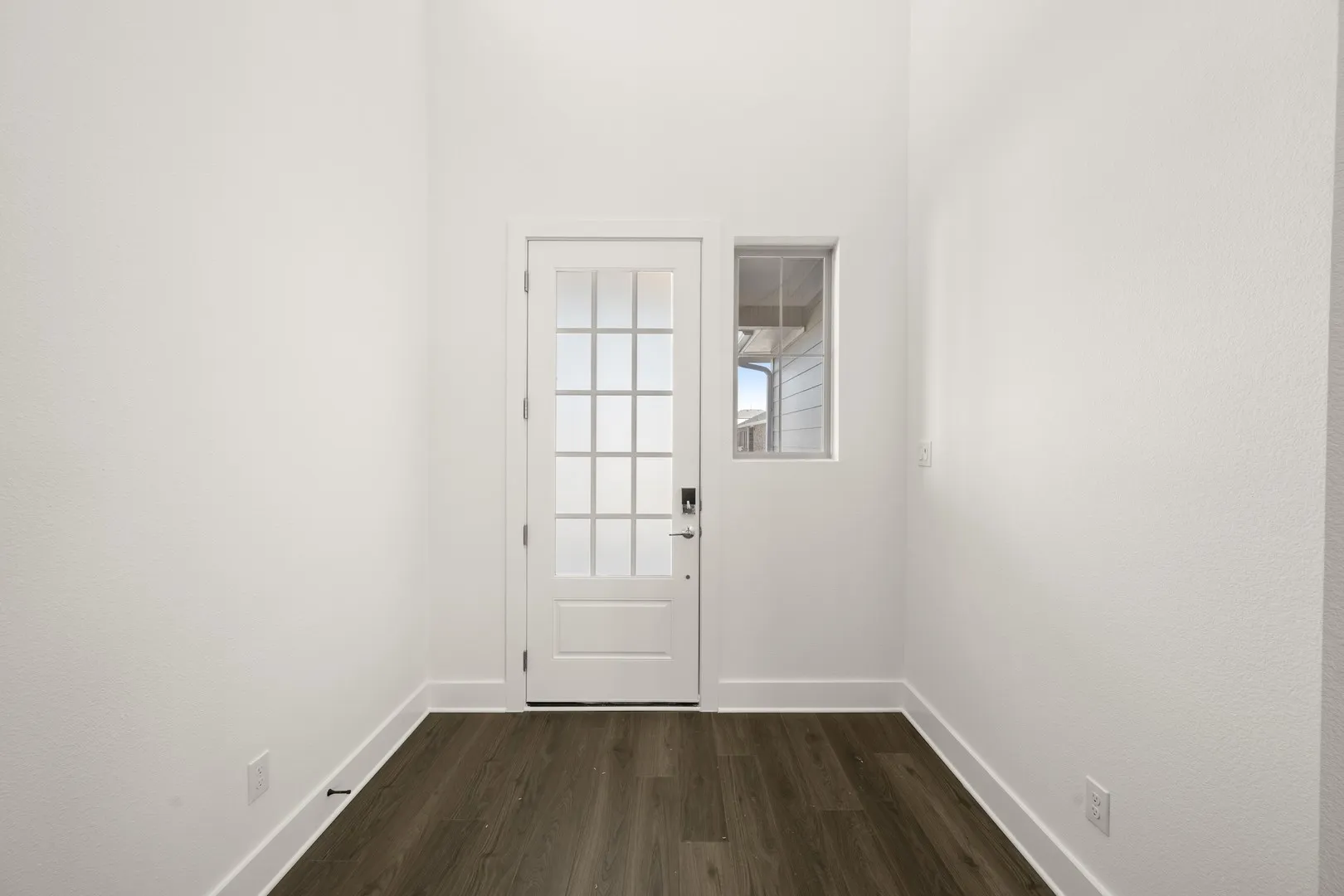 7409 Autumn Hill- Entry-1