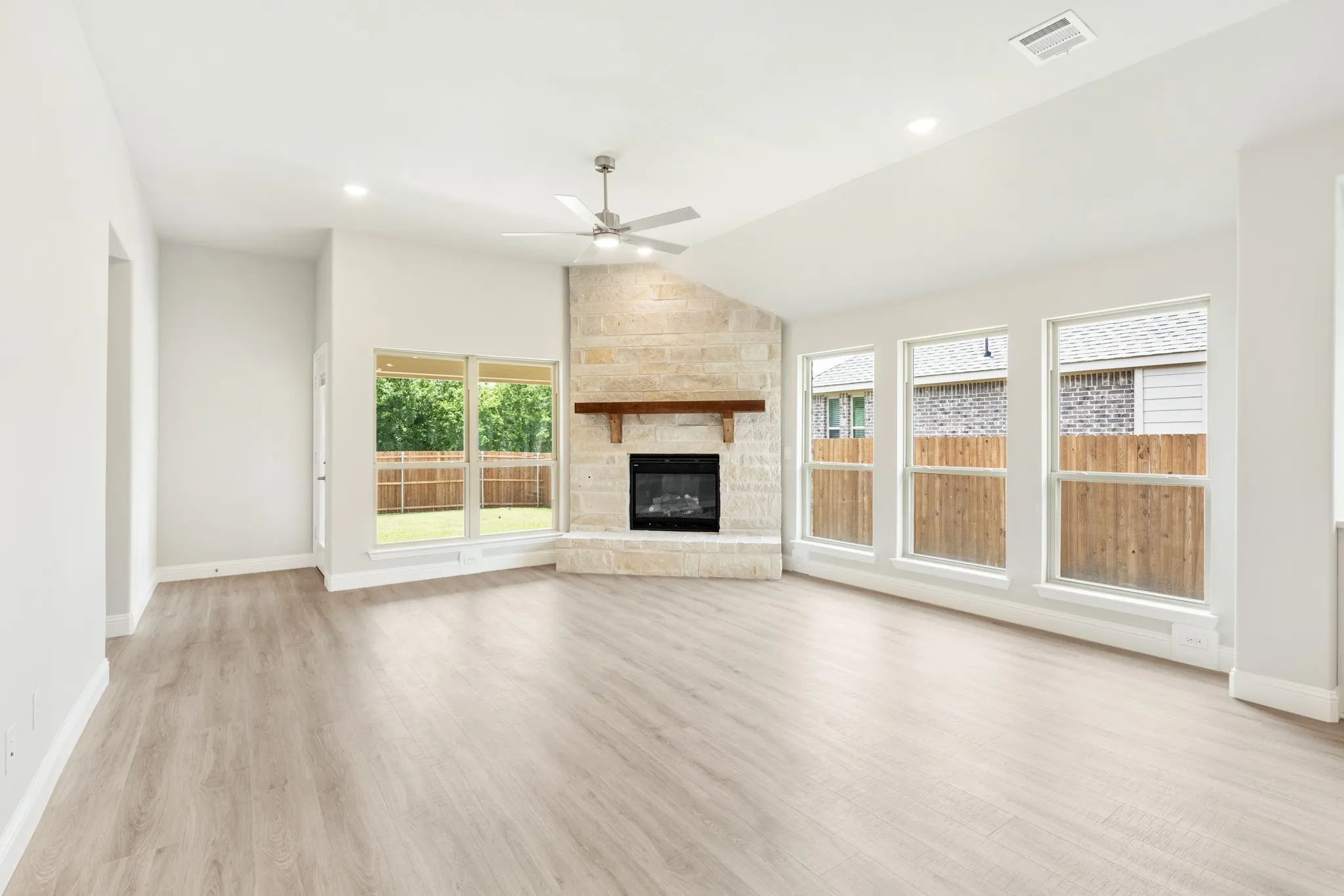Single Family Residence For Sale in Collin County , 905 Willowbanks Drive, Josephine, Texas 75173, 4 Bedroom, 3 Bathroom, 3 Garage spaces, 2,454 Sqft, built in 2026, New Construction - Complete, mls#21165239, Real Estate Agent in Josephine, Homes For Sale in Collin county, Homes For Sale in Josephine, Realtor in Josephine Texas, Real Estate Brokerage Independent Realty Texas, Luminita Cordes Realtor