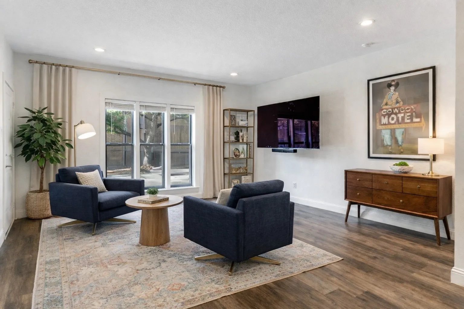 Condominium For Sale in Dallas County , 10750 Park Village Place A, Dallas, Texas 75230, 1 Bedroom, 1 Bathroom, Garage spaces, 846 Sqft, built in 1969, Preowned, mls#21162136, Real Estate Agent in Dallas, Homes For Sale in Dallas county, Homes For Sale in Dallas, Realtor in Dallas Texas, Real Estate Brokerage Independent Realty Texas, Luminita Cordes Realtor