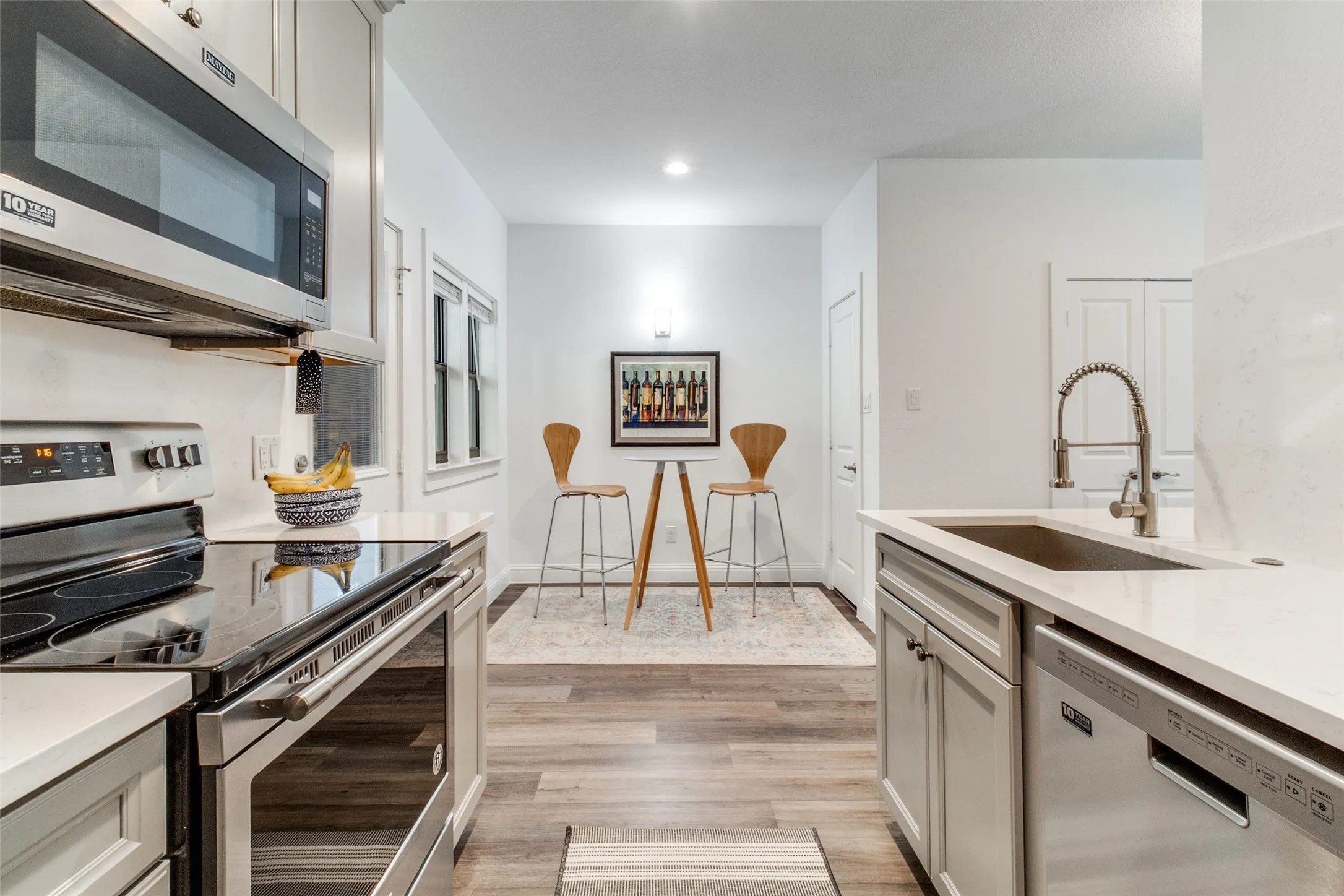 Condominium For Sale in Dallas County , 10750 Park Village Place A, Dallas, Texas 75230, 1 Bedroom, 1 Bathroom, Garage spaces, 846 Sqft, built in 1969, Preowned, mls#21162136, Real Estate Agent in Dallas, Homes For Sale in Dallas county, Homes For Sale in Dallas, Realtor in Dallas Texas, Real Estate Brokerage Independent Realty Texas, Luminita Cordes Realtor