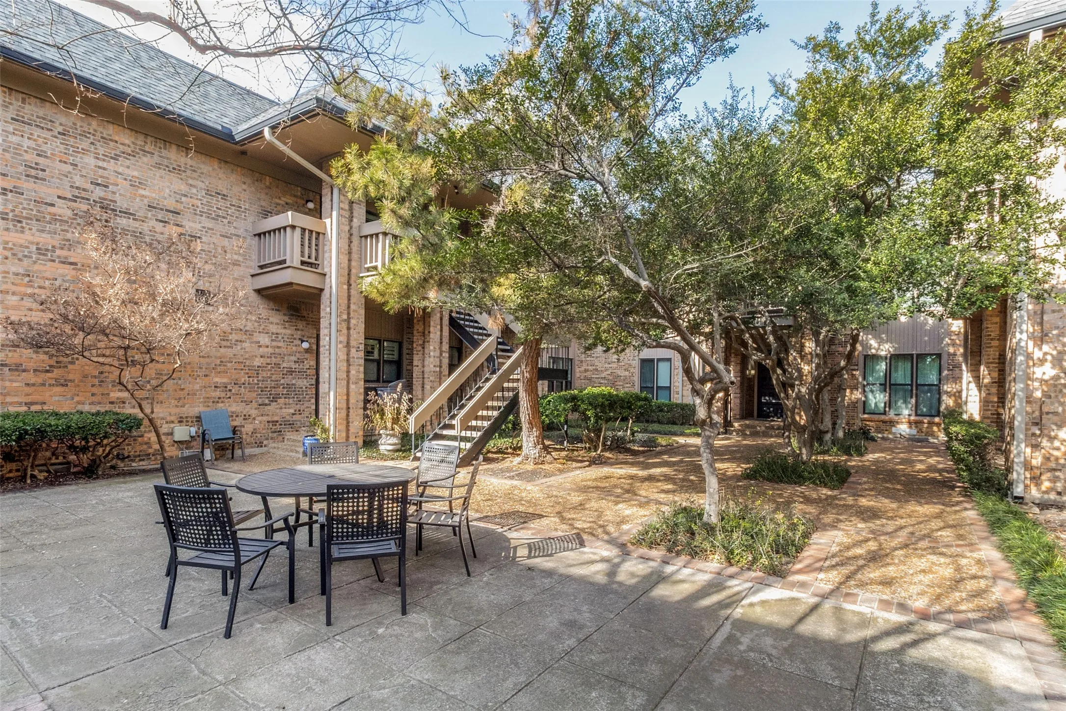 Condominium For Sale in Dallas County , 10750 Park Village Place A, Dallas, Texas 75230, 1 Bedroom, 1 Bathroom, Garage spaces, 846 Sqft, built in 1969, Preowned, mls#21162136, Real Estate Agent in Dallas, Homes For Sale in Dallas county, Homes For Sale in Dallas, Realtor in Dallas Texas, Real Estate Brokerage Independent Realty Texas, Luminita Cordes Realtor