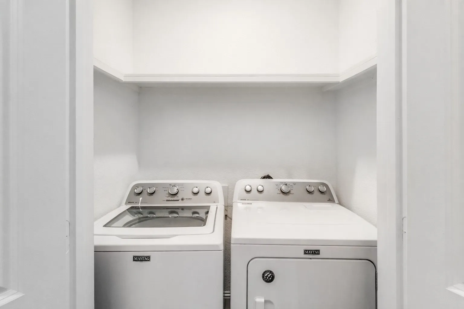 Condominium For Sale in Dallas County , 10750 Park Village Place A, Dallas, Texas 75230, 1 Bedroom, 1 Bathroom, Garage spaces, 846 Sqft, built in 1969, Preowned, mls#21162136, Real Estate Agent in Dallas, Homes For Sale in Dallas county, Homes For Sale in Dallas, Realtor in Dallas Texas, Real Estate Brokerage Independent Realty Texas, Luminita Cordes Realtor