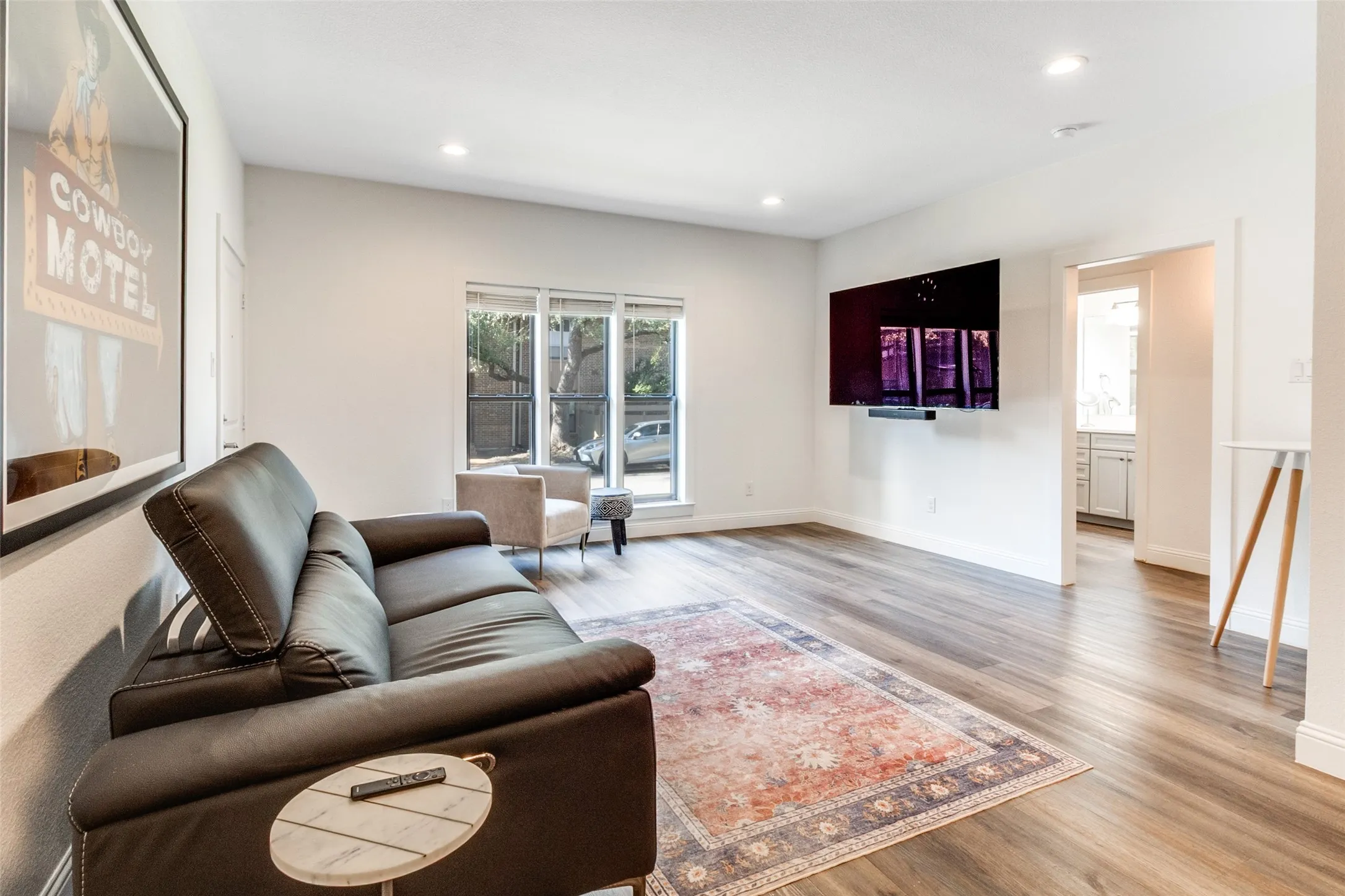 Condominium For Sale in Dallas County , 10750 Park Village Place A, Dallas, Texas 75230, 1 Bedroom, 1 Bathroom, Garage spaces, 846 Sqft, built in 1969, Preowned, mls#21162136, Real Estate Agent in Dallas, Homes For Sale in Dallas county, Homes For Sale in Dallas, Realtor in Dallas Texas, Real Estate Brokerage Independent Realty Texas, Luminita Cordes Realtor