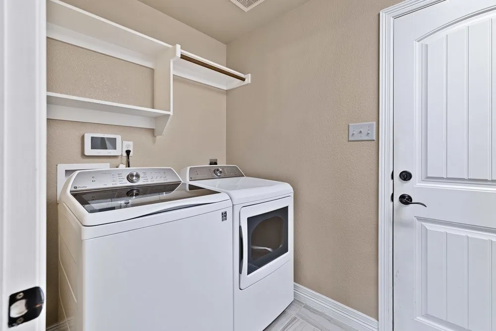 Single Family Residence For Sale in Hunt County , 118 Cherokee Street, Greenville, Texas 75402, 3 Bedroom, 2 Bathroom, 2 Garage spaces, 1,442 Sqft, built in 2017, Preowned, mls#21165199, Real Estate Agent in Greenville, Homes For Sale in Hunt county, Homes For Sale in Greenville, Realtor in Greenville Texas, Real Estate Brokerage Independent Realty Texas, Luminita Cordes Realtor