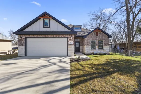 Single Family Residence For Sale in Hunt County , 612 N US Highway 69, Celeste, Texas 75423, 3 Bedrooms, 2 Bathrooms, 2 Garage spaces, 1,433 Sqft, built in 2024, Price $270,000, mls#21165413, Real Estate Agent in Celeste, Homes For Sale in Hunt county, Homes For Sale in Celeste, Realtor in Celeste Texas, Real Estate Brokerage Independent Realty Texas, Luminita Cordes Realtor
