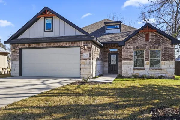 Single Family Residence For Sale in Hunt County , 612 N US Highway 69, Celeste, Texas 75423, 3 Bedrooms, 2 Bathrooms, 2 Garage spaces, 1,433 Sqft, built in 2024, Price $270,000, mls#21165413, Real Estate Agent in Celeste, Homes For Sale in Hunt county, Homes For Sale in Celeste, Realtor in Celeste Texas, Real Estate Brokerage Independent Realty Texas, Luminita Cordes Realtor